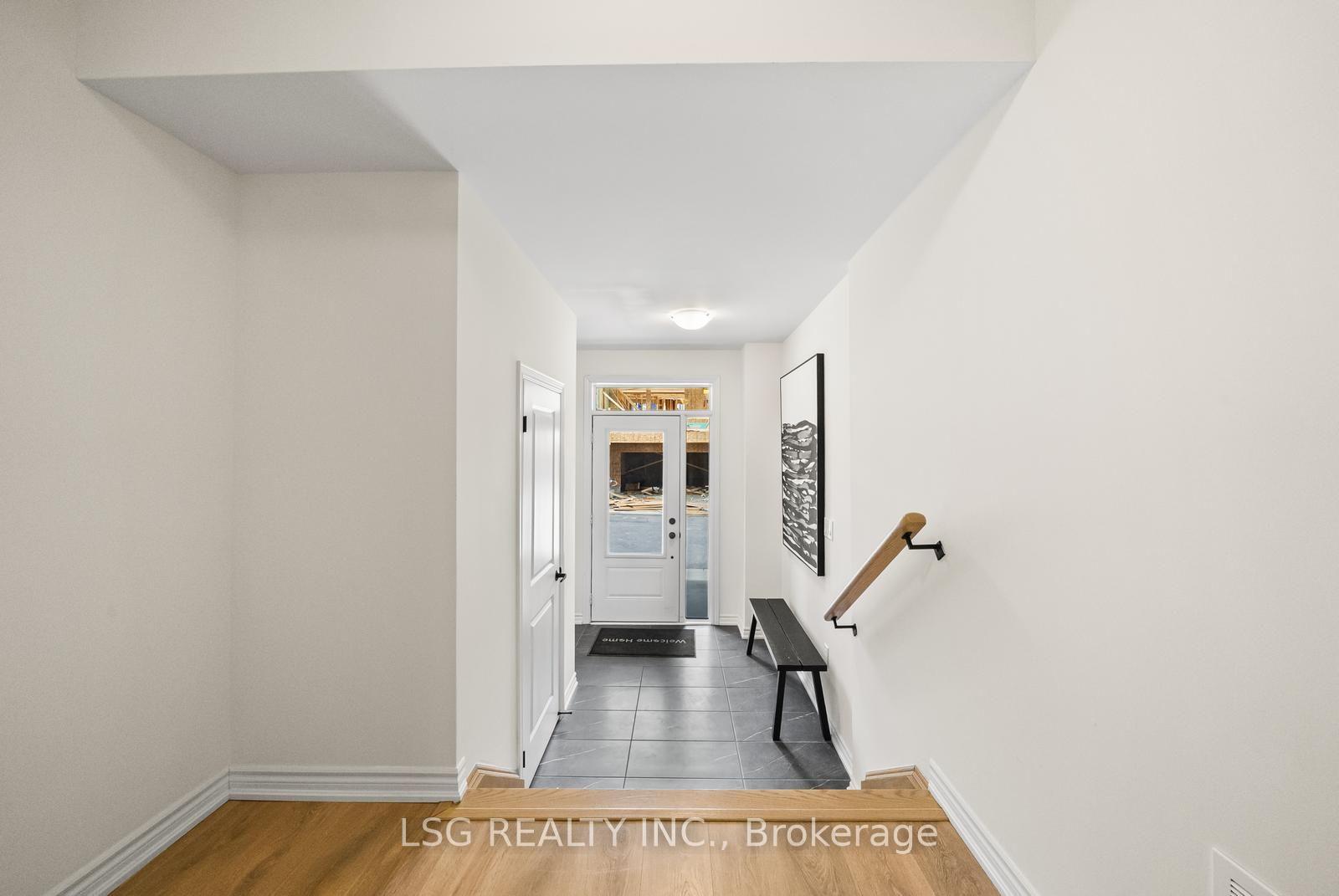Photo 7 of 153 Blick Crescent, Aurora, Bayview Wellington — HOMEH