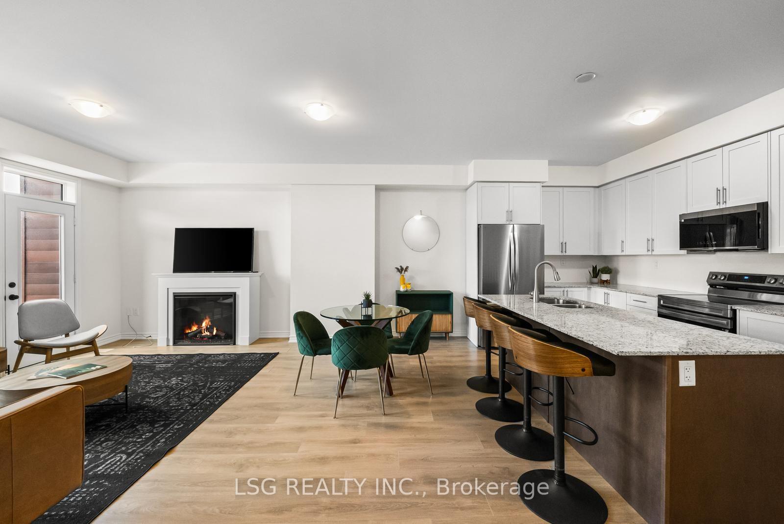Photo 12 of 153 Blick Crescent, Aurora, Bayview Wellington — HOMEH