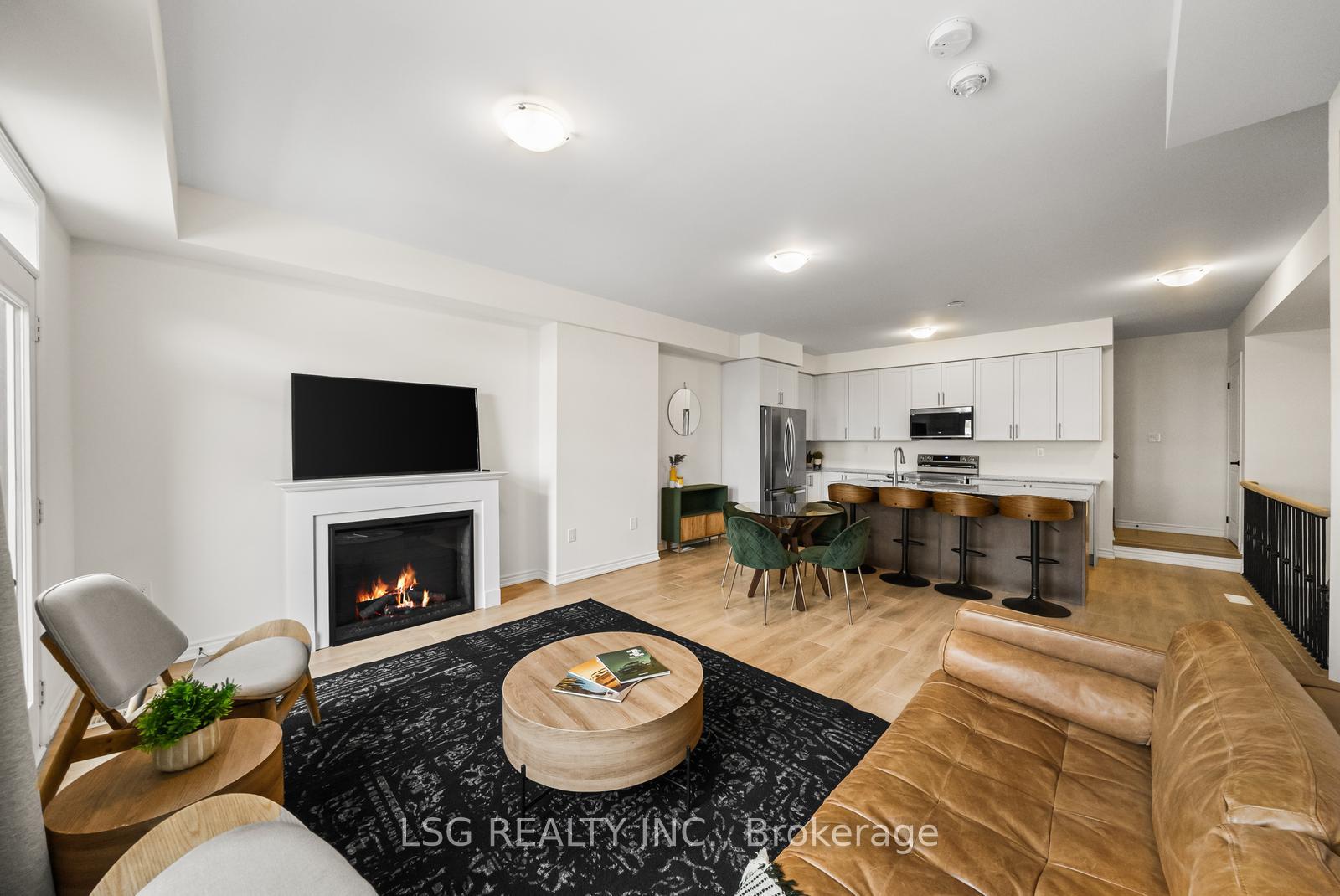 Photo 17 of 153 Blick Crescent, Aurora, Bayview Wellington — HOMEH