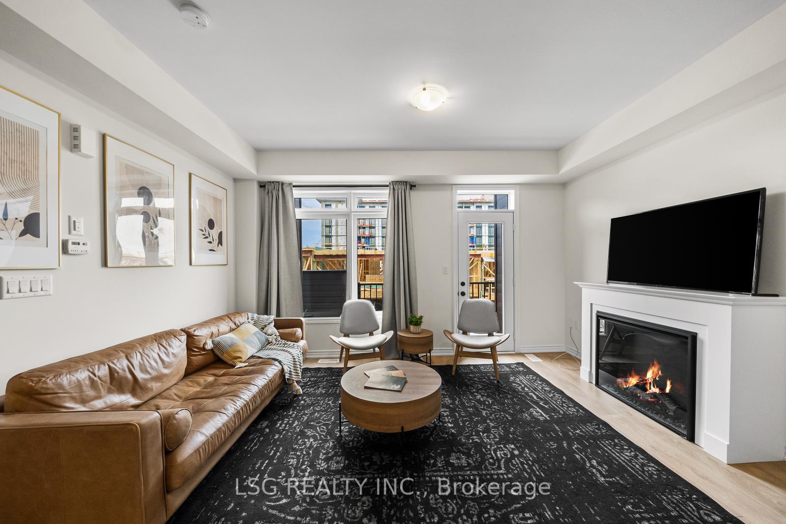 Photo 18 of 153 Blick Crescent, Aurora, Bayview Wellington — HOMEH