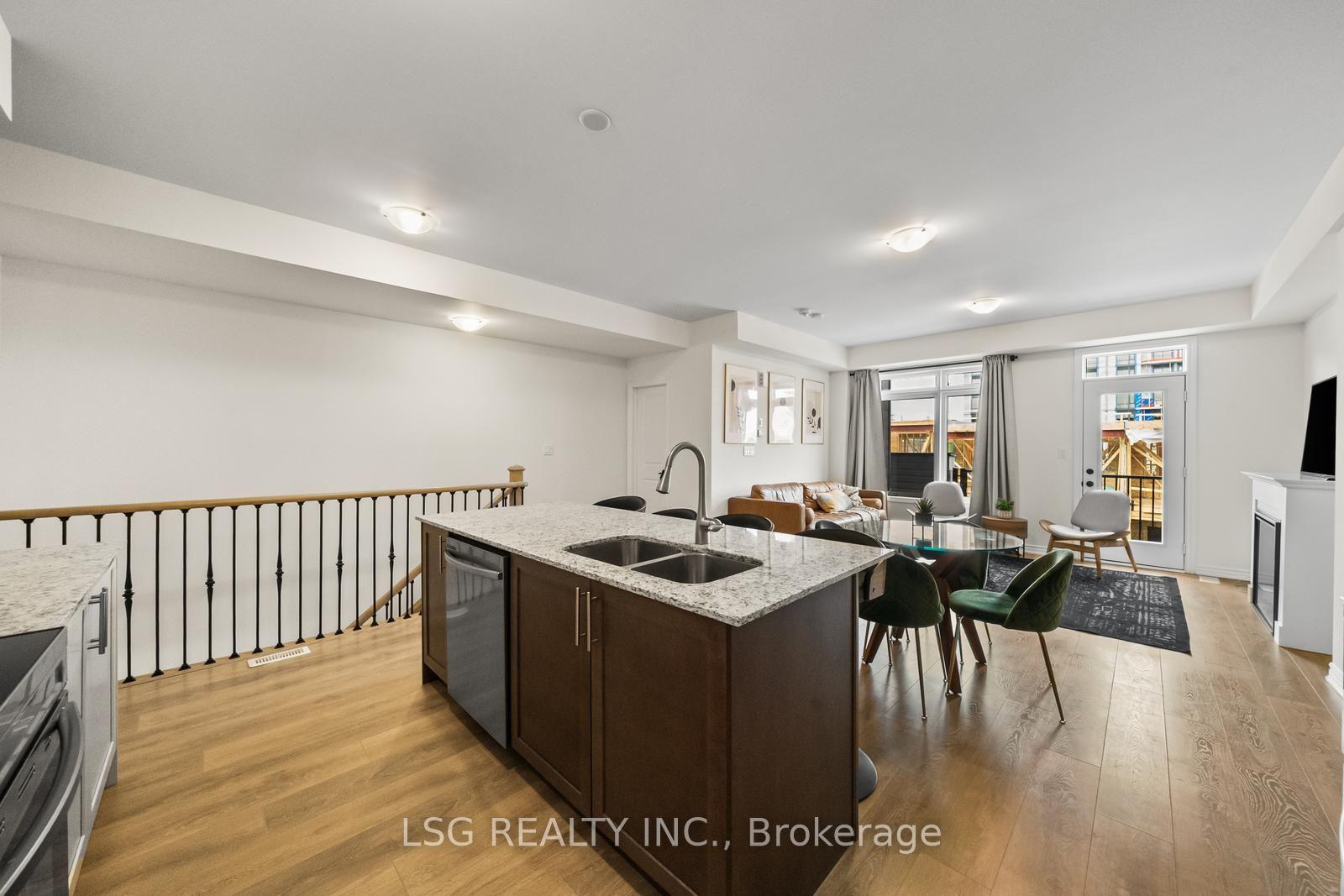Photo 20 of 153 Blick Crescent, Aurora, Bayview Wellington — HOMEH