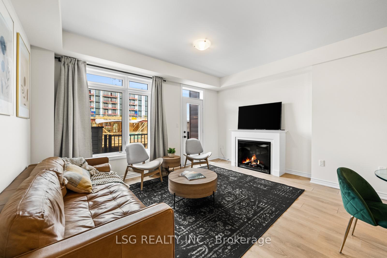 Photo 21 of 153 Blick Crescent, Aurora, Bayview Wellington — HOMEH