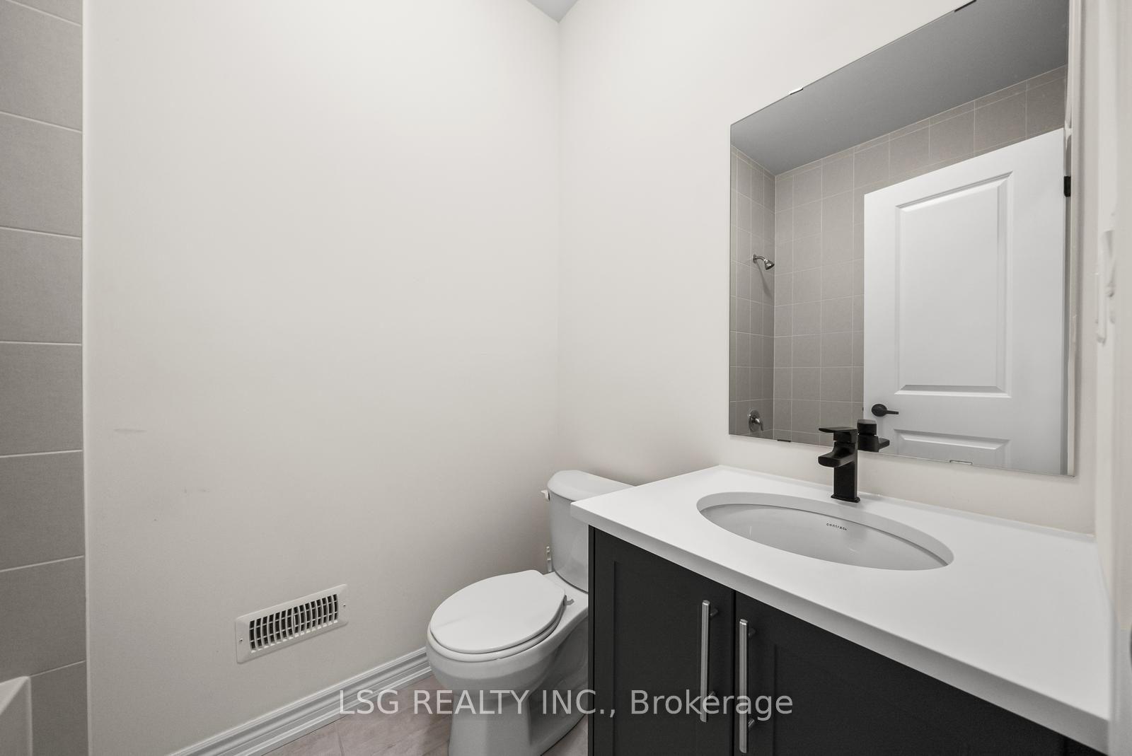 Photo 25 of 153 Blick Crescent, Aurora, Bayview Wellington — HOMEH