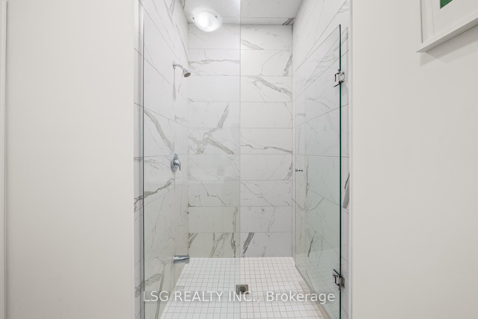 Photo 33 of 153 Blick Crescent, Aurora, Bayview Wellington — HOMEH