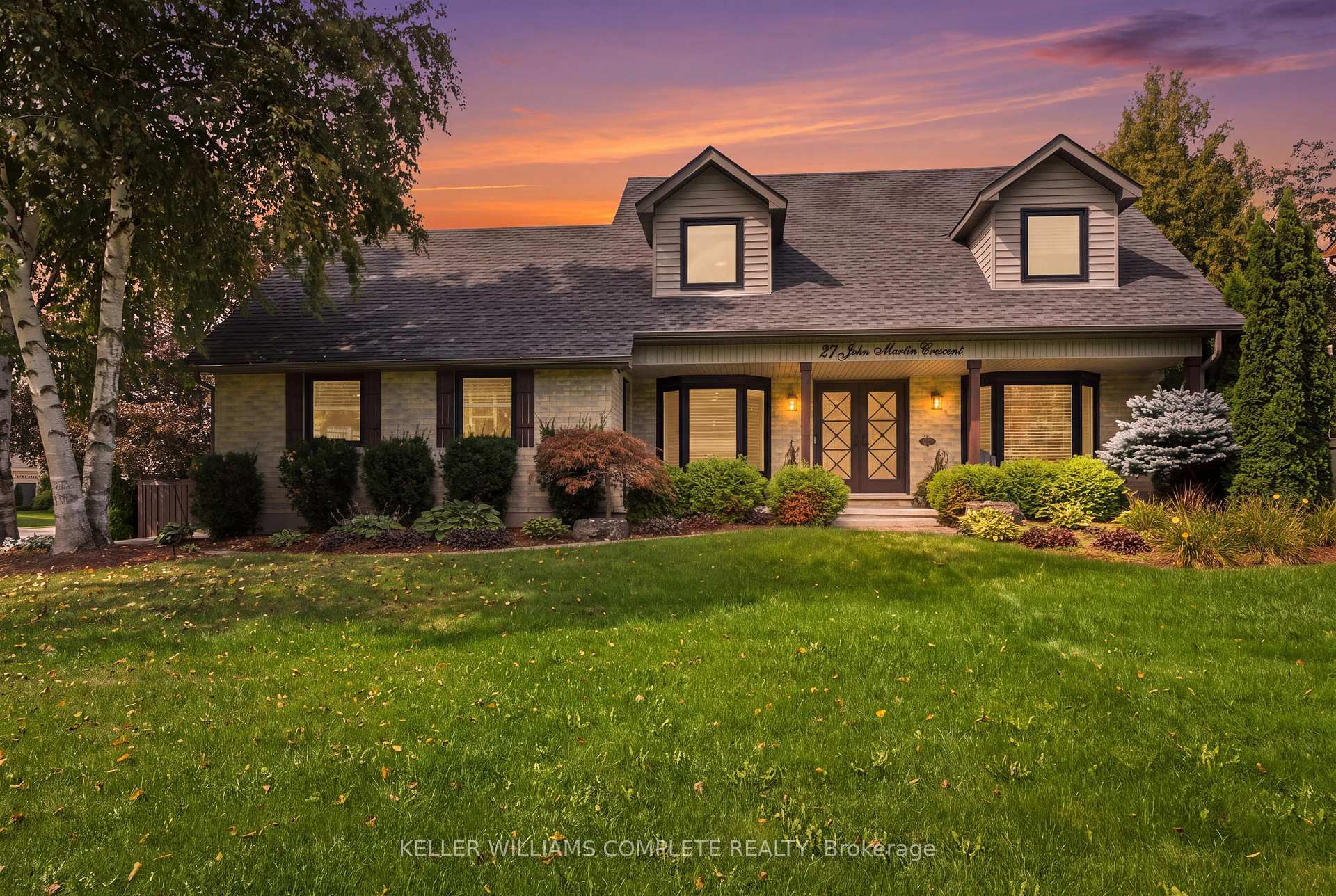 Photo 1 of 27 John Martin Crescent, Hamilton, Rural Flamborough — HOMEH