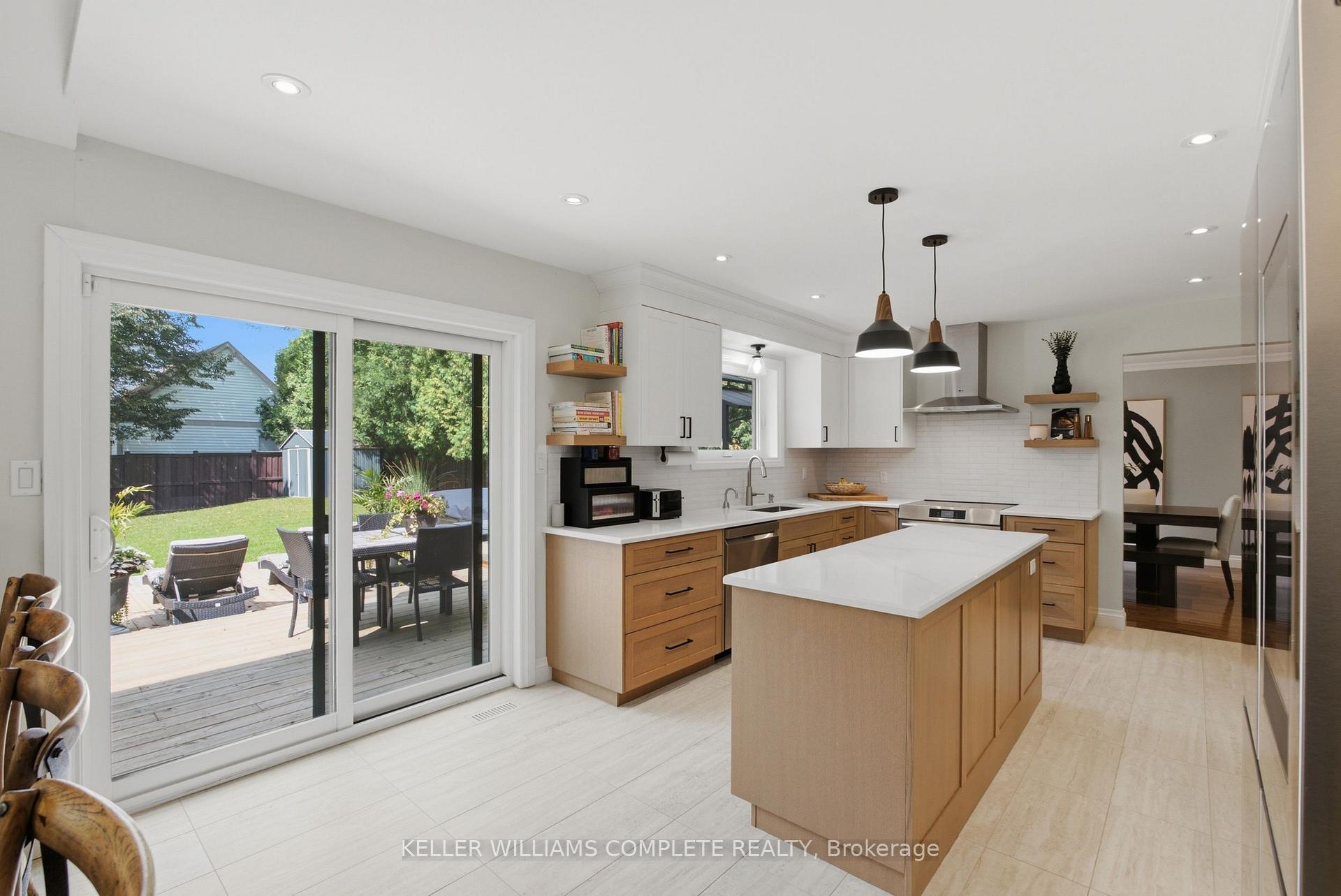 Photo 12 of 27 John Martin Crescent, Hamilton, Rural Flamborough — HOMEH