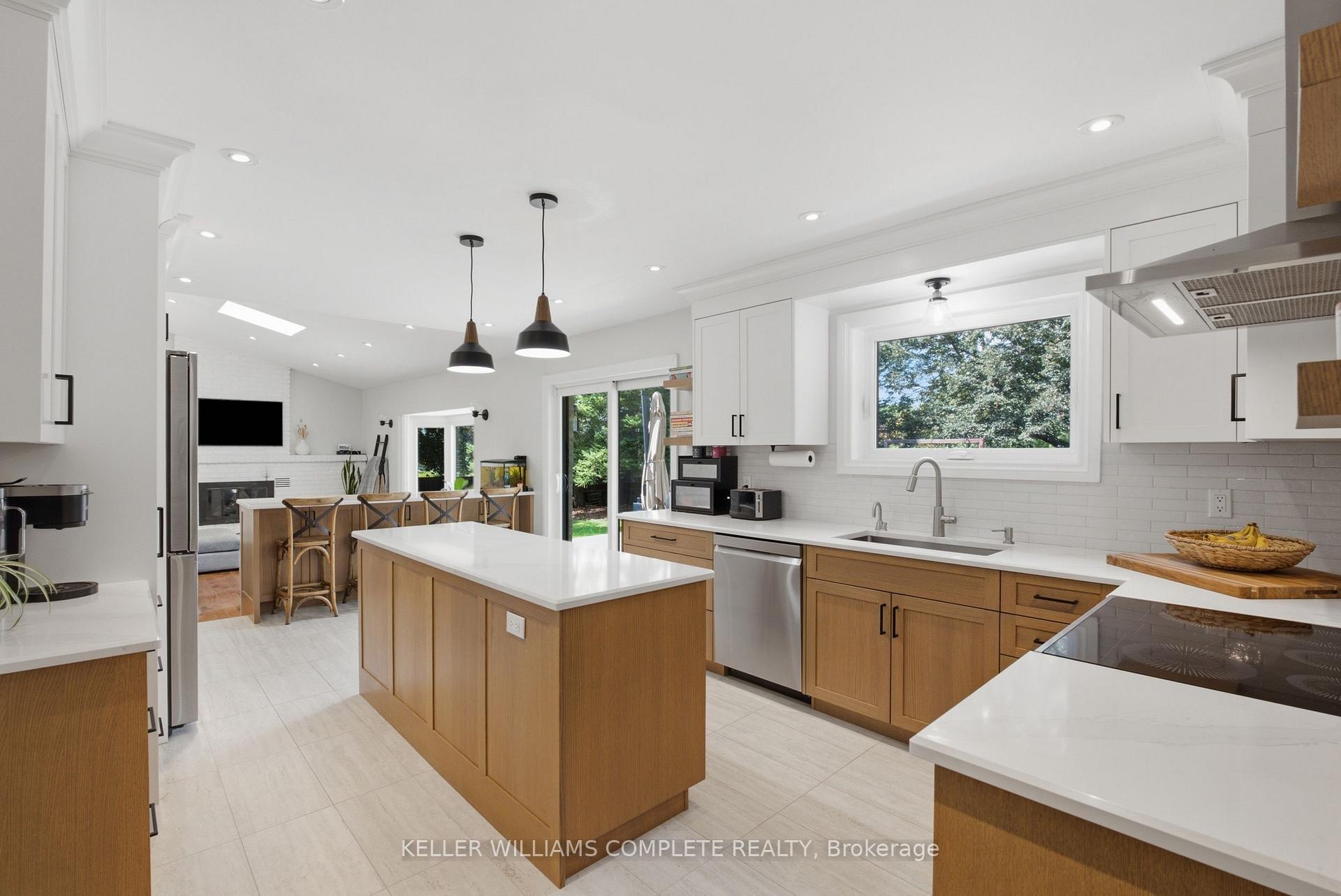 Photo 15 of 27 John Martin Crescent, Hamilton, Rural Flamborough — HOMEH