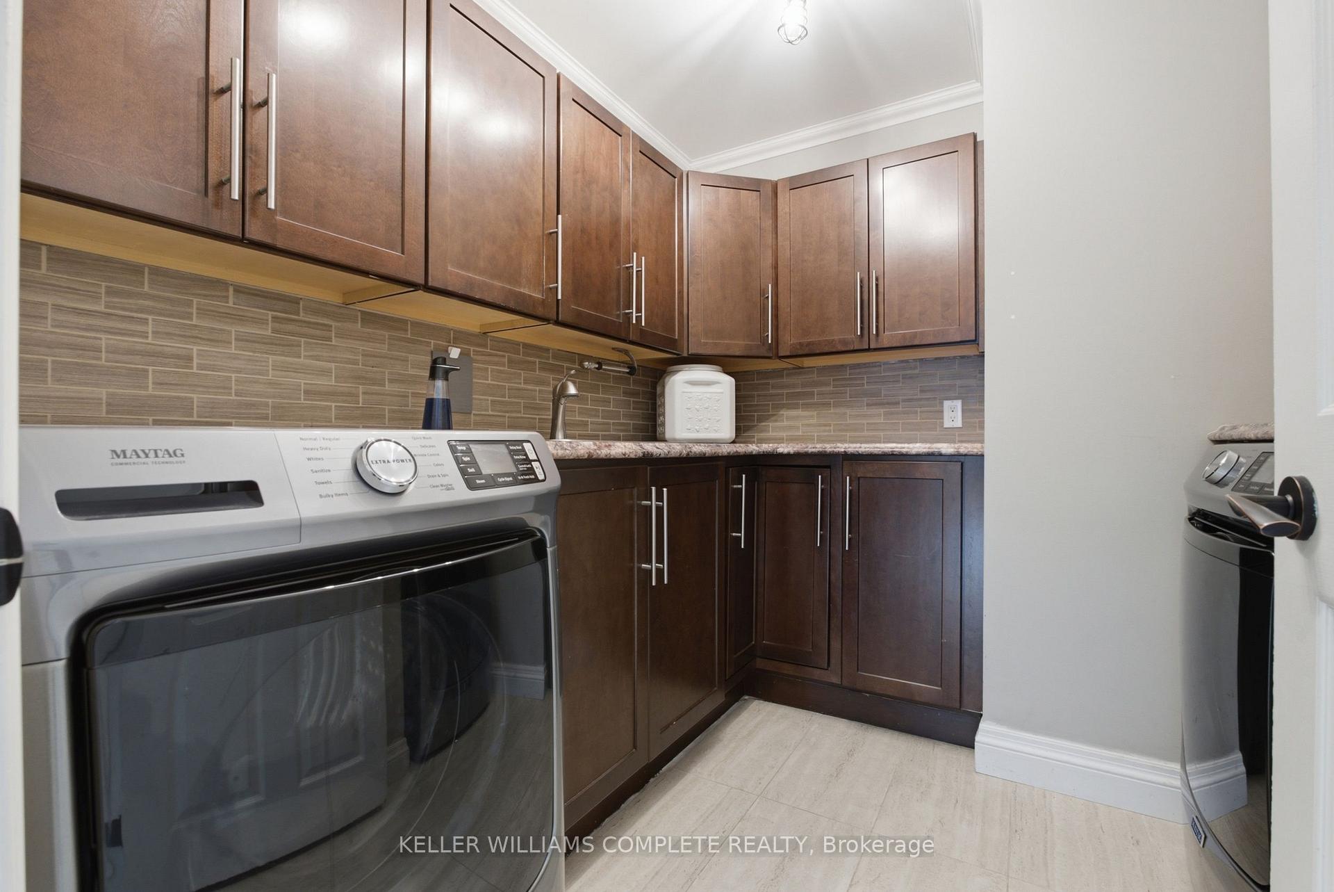 Photo 21 of 27 John Martin Crescent, Hamilton, Rural Flamborough — HOMEH