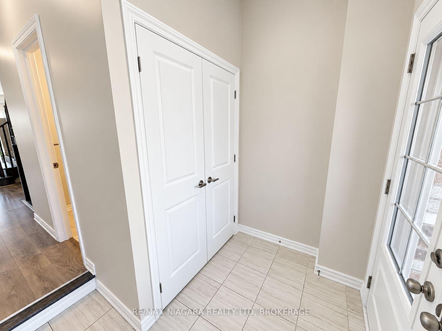 Photo 2 of 109 Sapphire Way, Thorold, Rolling Meadows — HOMEH