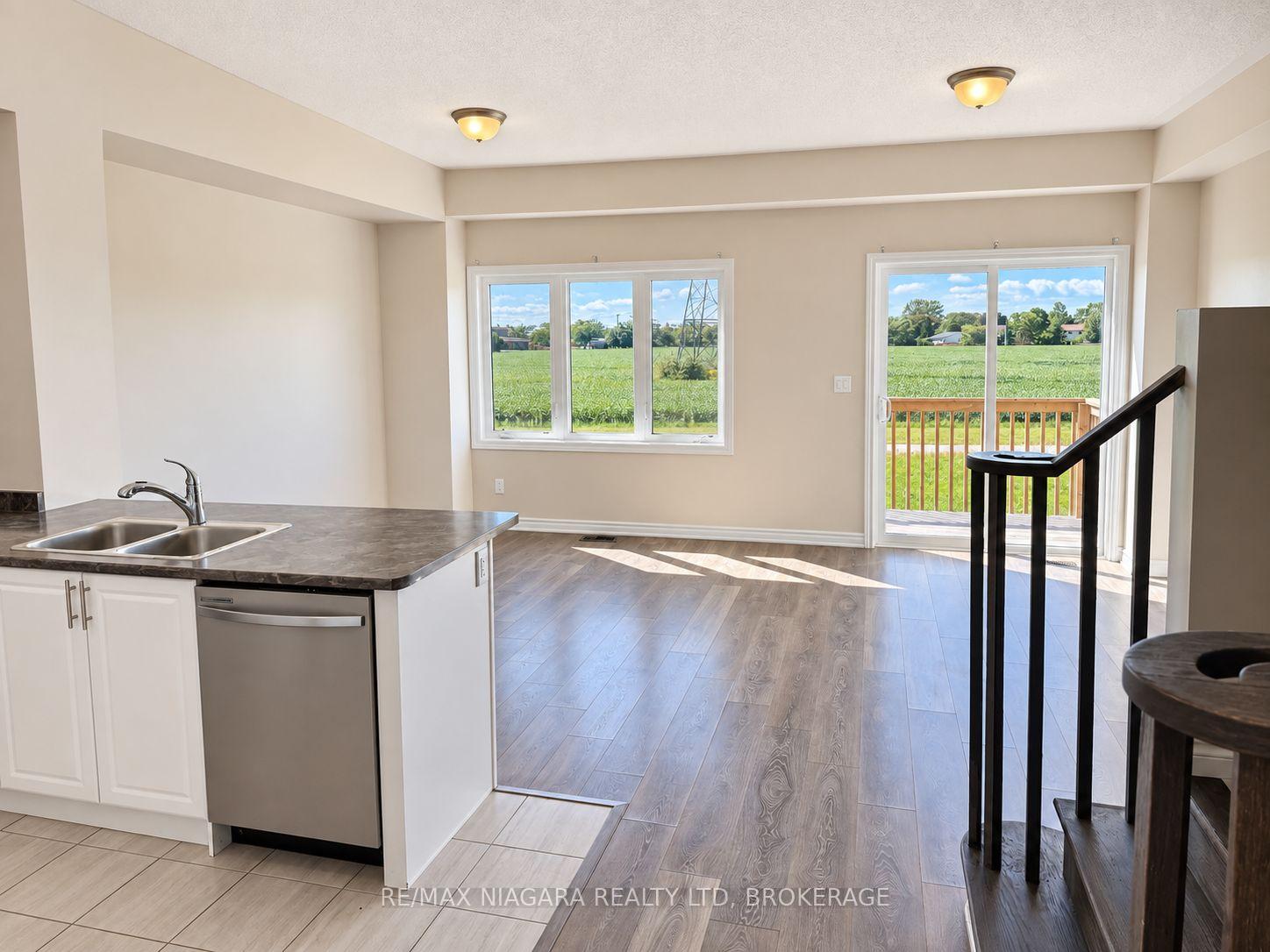 Photo 4 of 109 Sapphire Way, Thorold, Rolling Meadows — HOMEH