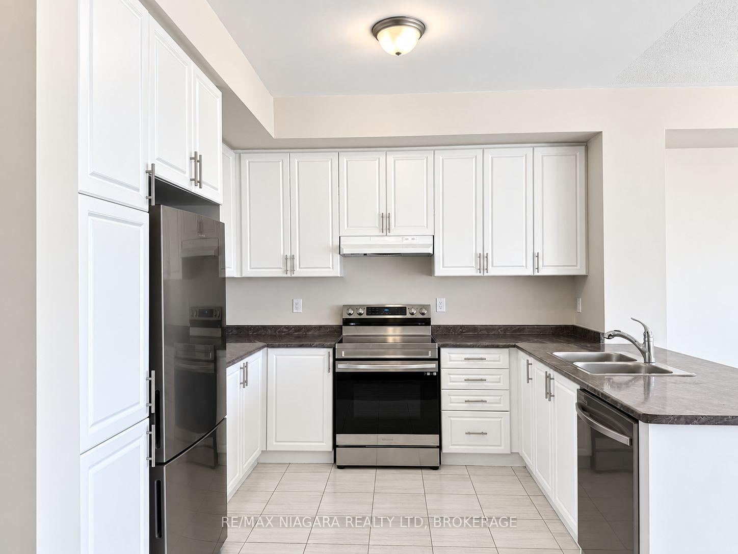 Photo 5 of 109 Sapphire Way, Thorold, Rolling Meadows — HOMEH