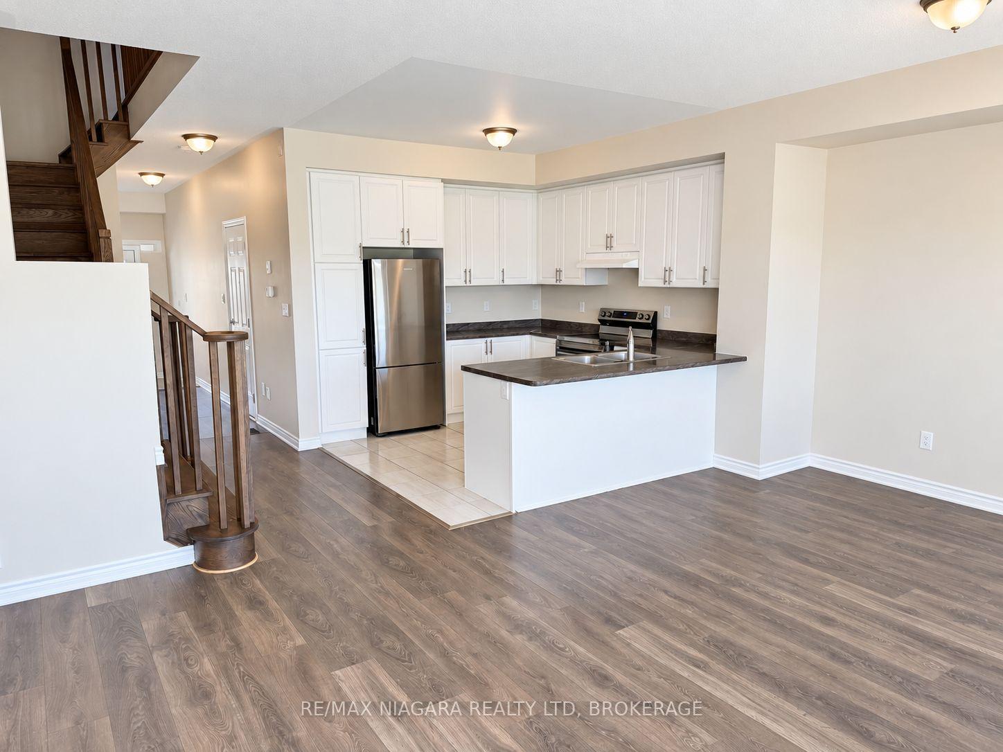 Photo 6 of 109 Sapphire Way, Thorold, Rolling Meadows — HOMEH