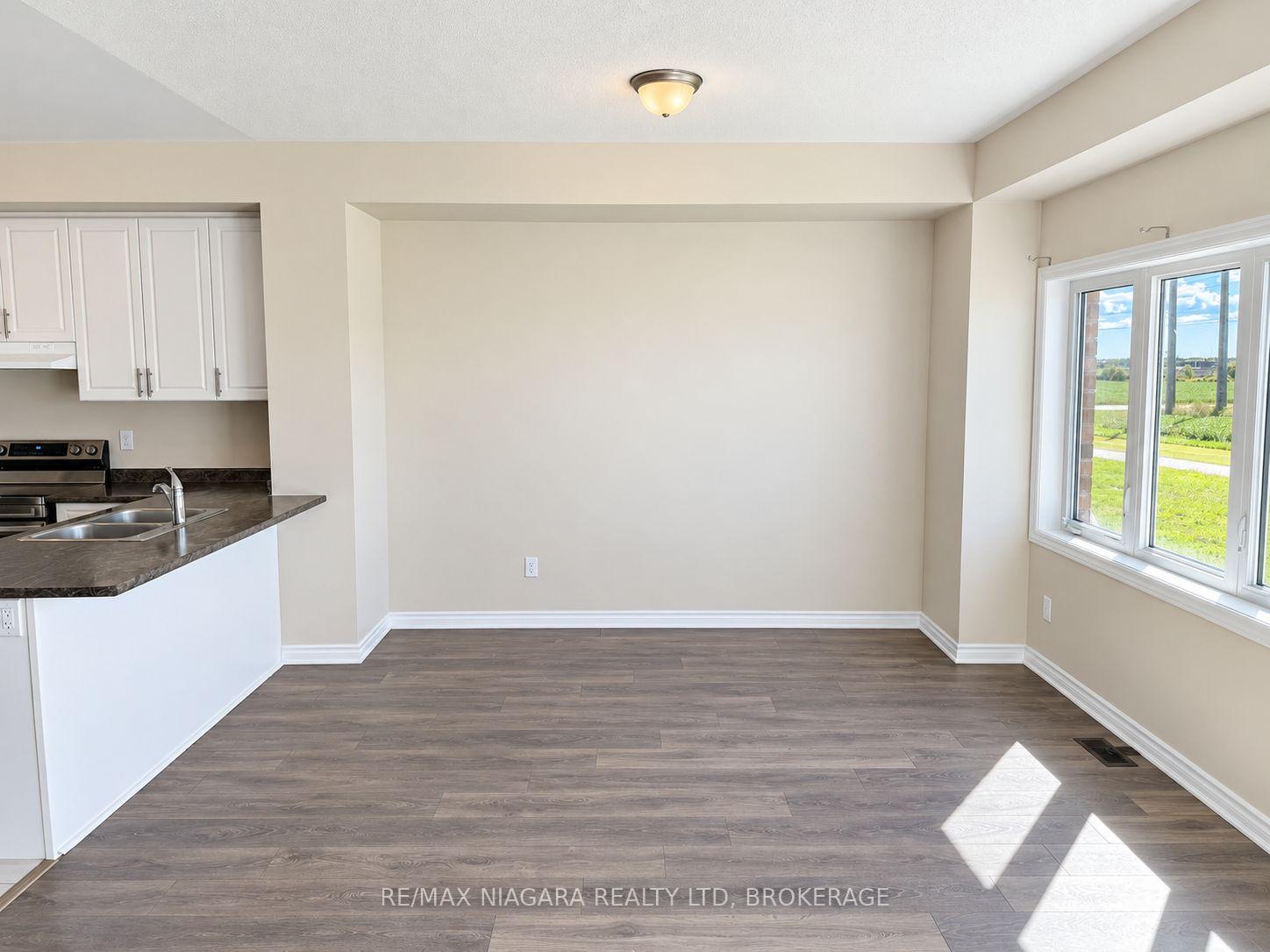 Photo 8 of 109 Sapphire Way, Thorold, Rolling Meadows — HOMEH