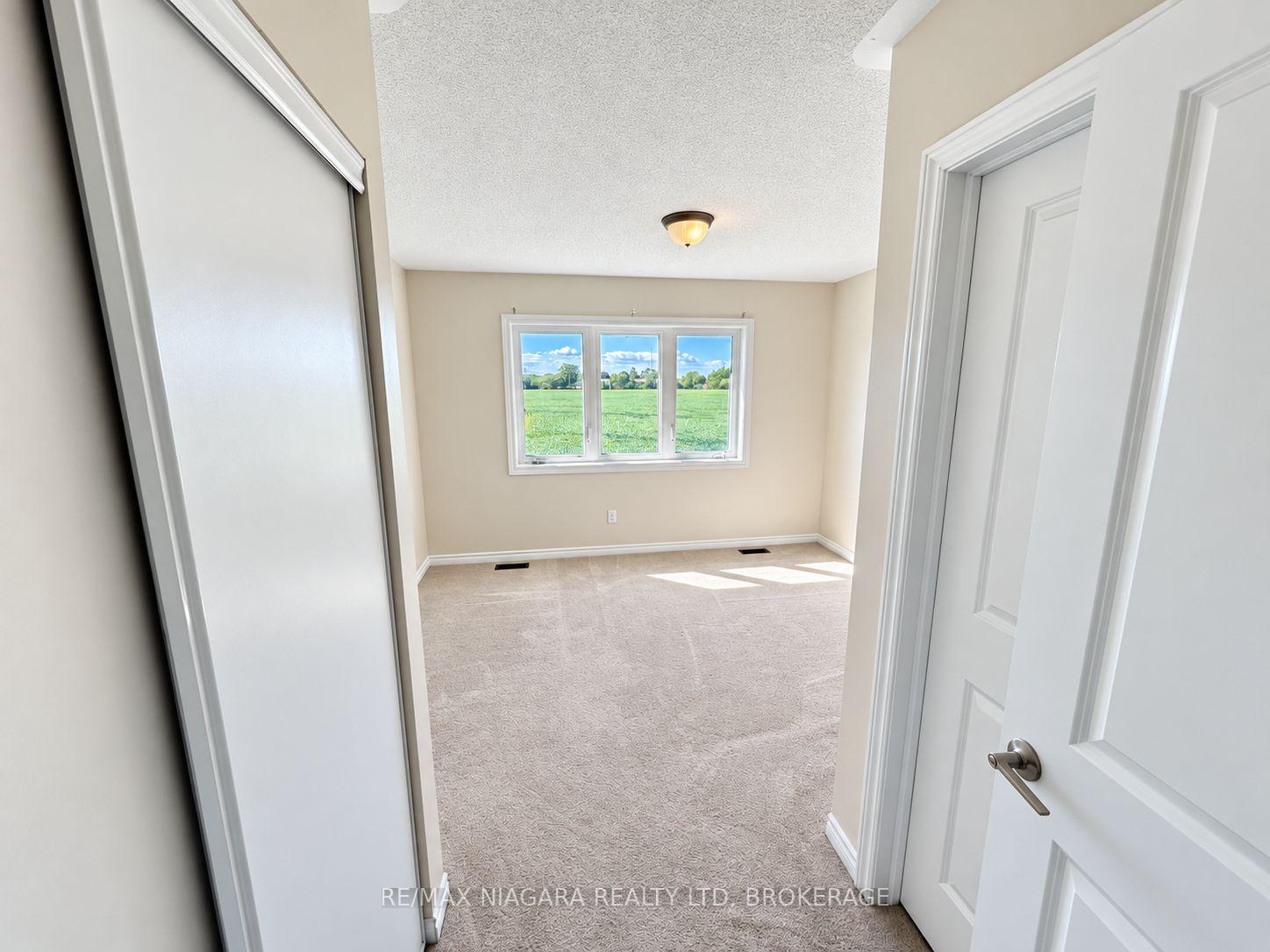 Photo 10 of 109 Sapphire Way, Thorold, Rolling Meadows — HOMEH