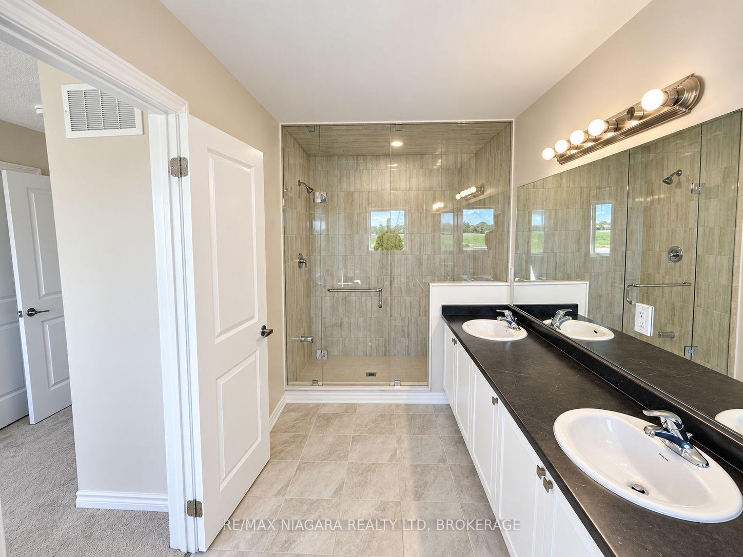 Photo 11 of 109 Sapphire Way, Thorold, Rolling Meadows — HOMEH