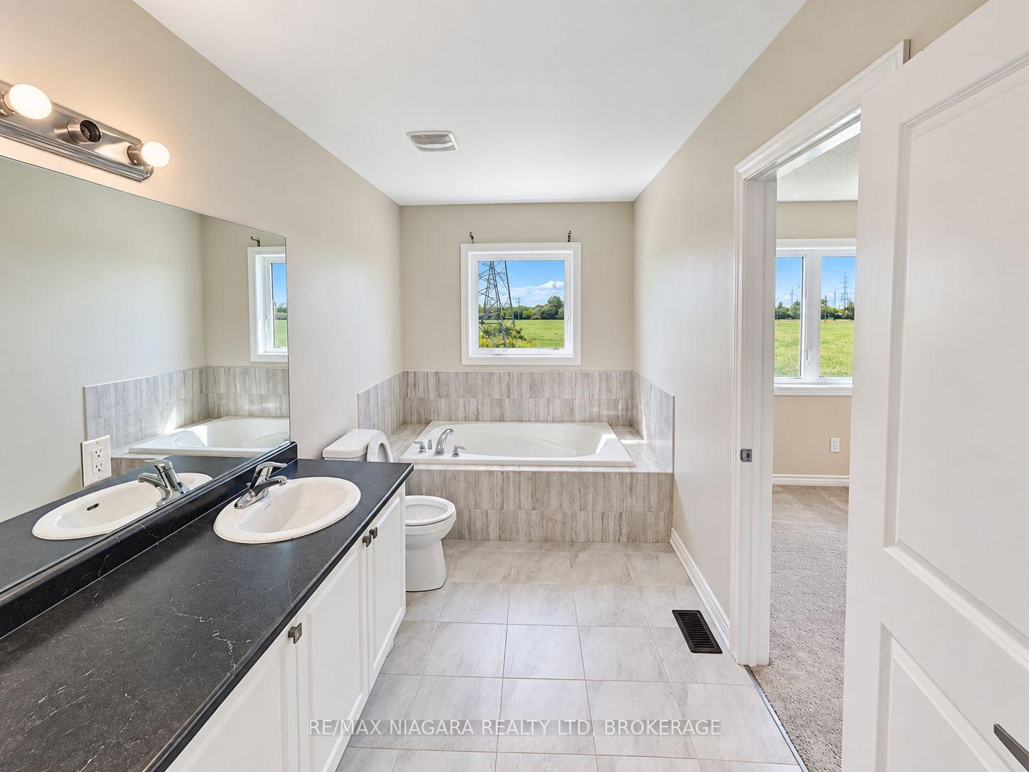 Photo 12 of 109 Sapphire Way, Thorold, Rolling Meadows — HOMEH