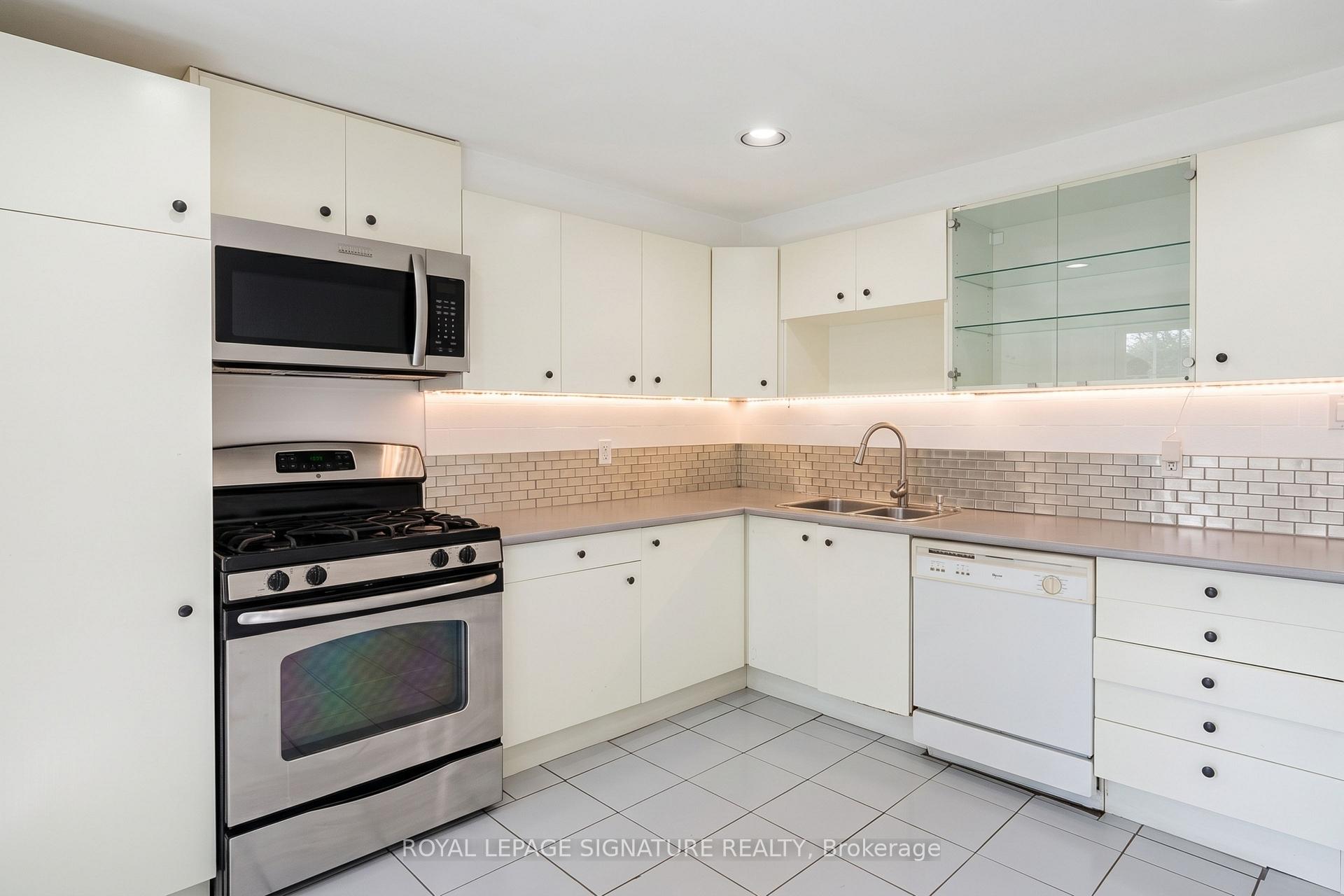 Photo 3 of 395 Clinton Street, Toronto, The Annex — HOMEH