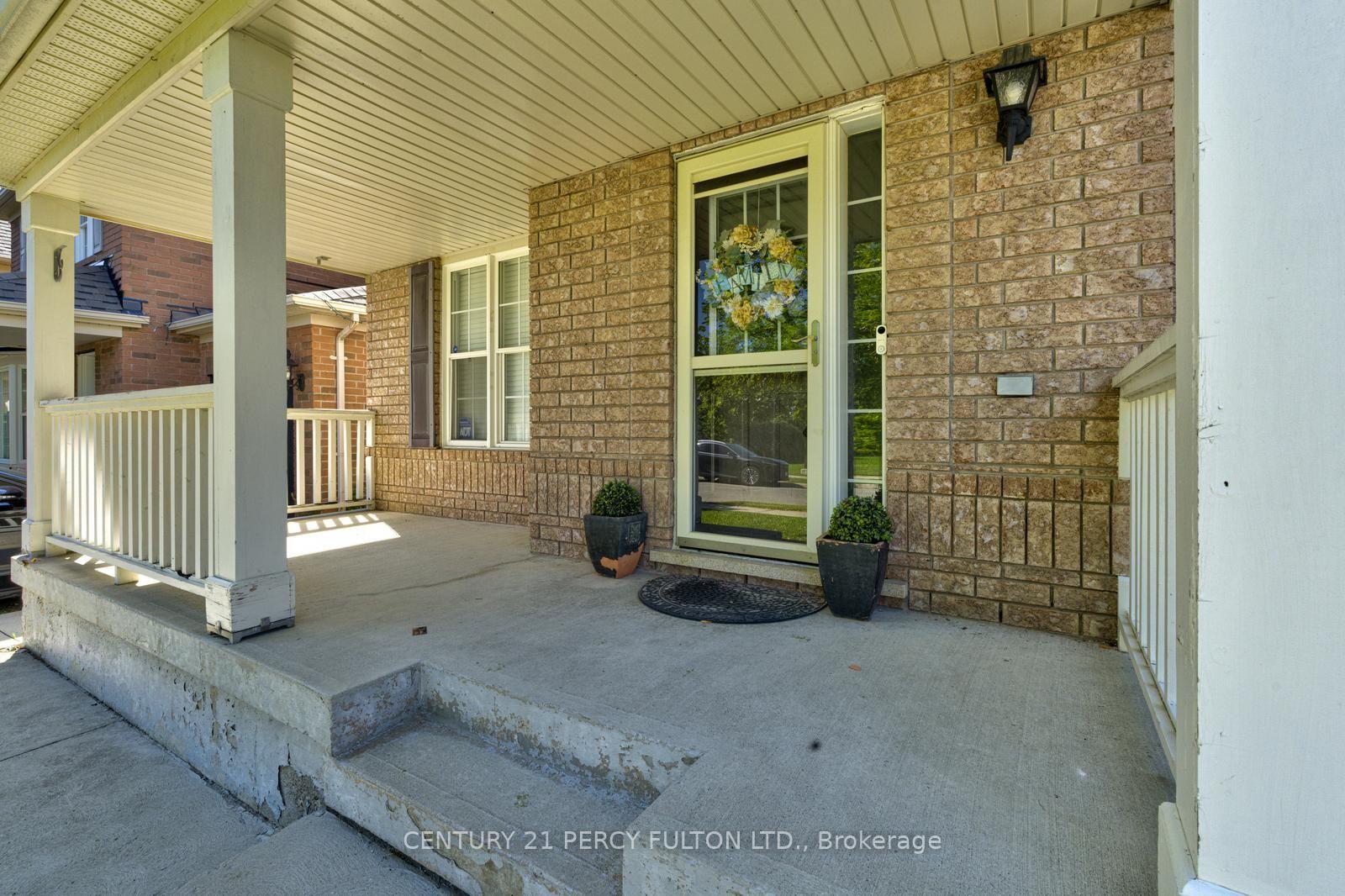 Photo 5 of 20 Orangegrove Drive, Brampton, Fletcher's Meadow — HOMEH