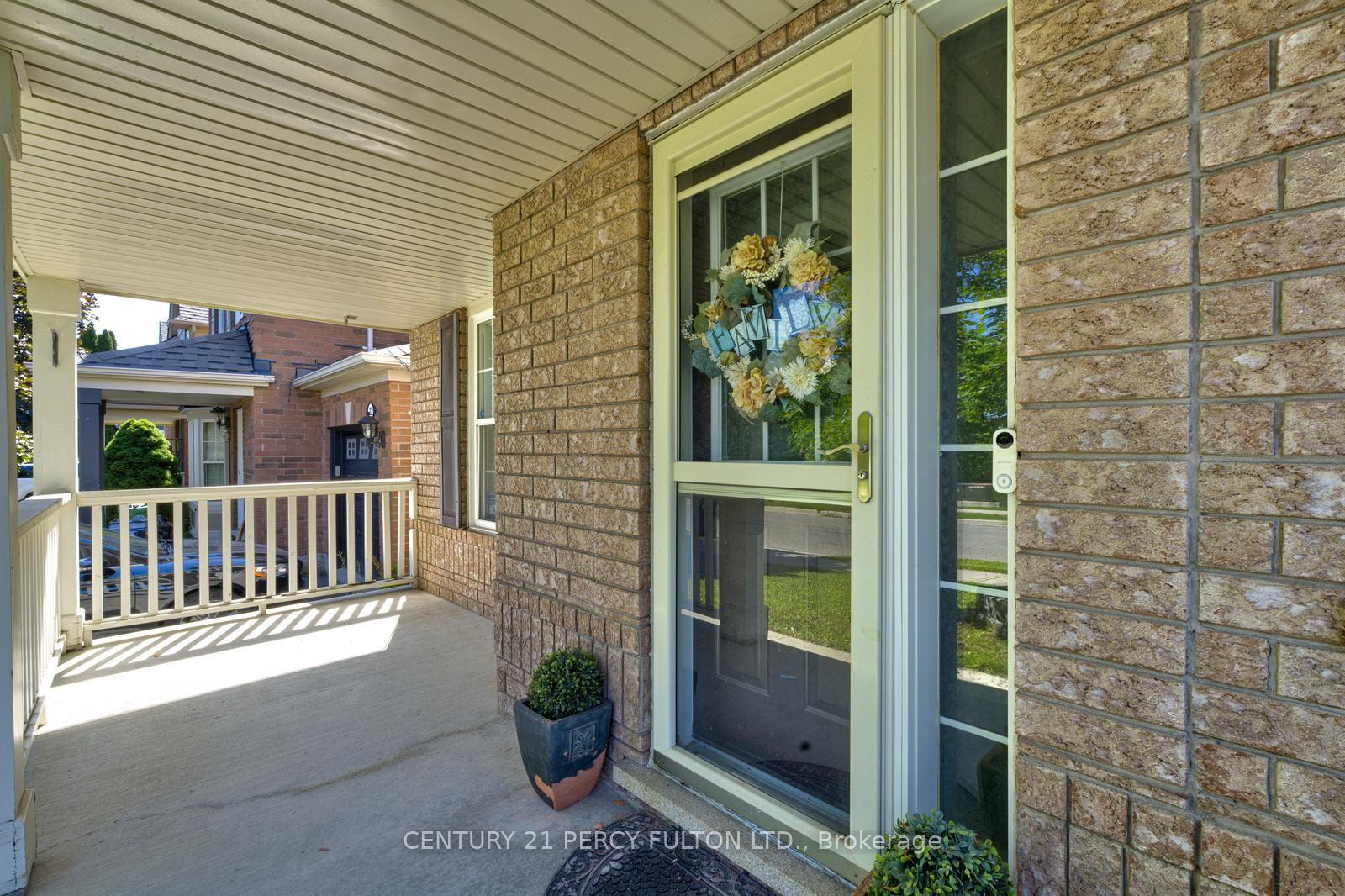 Photo 6 of 20 Orangegrove Drive, Brampton, Fletcher's Meadow — HOMEH