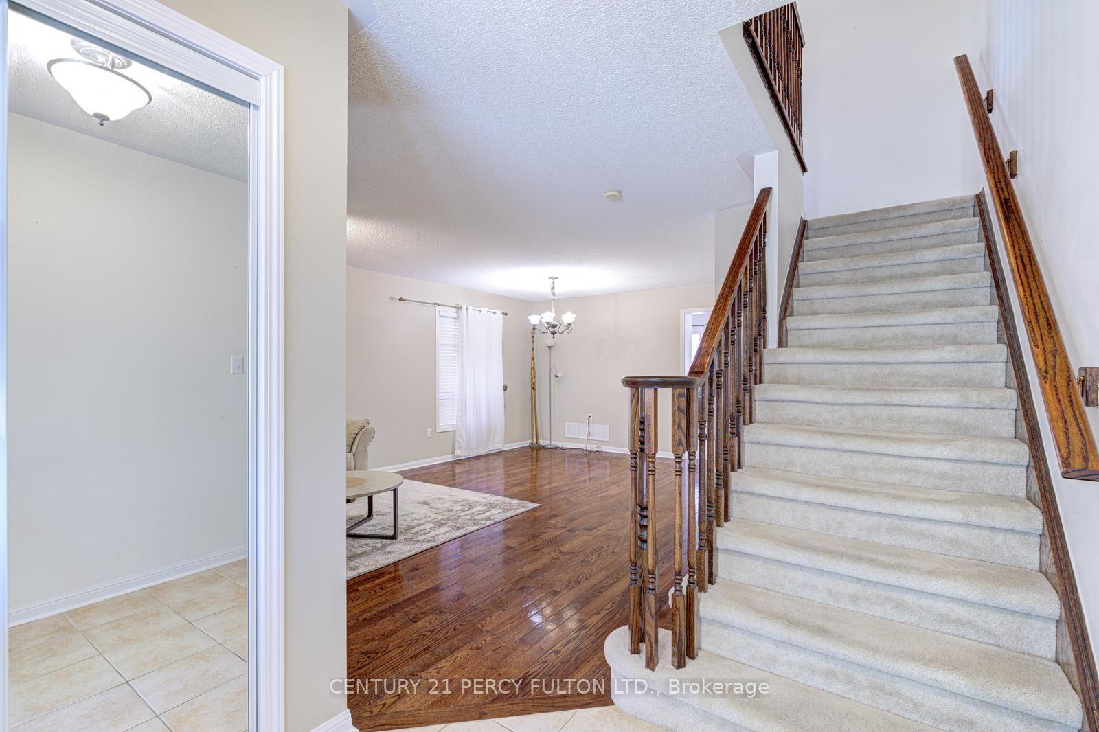 Photo 8 of 20 Orangegrove Drive, Brampton, Fletcher's Meadow — HOMEH