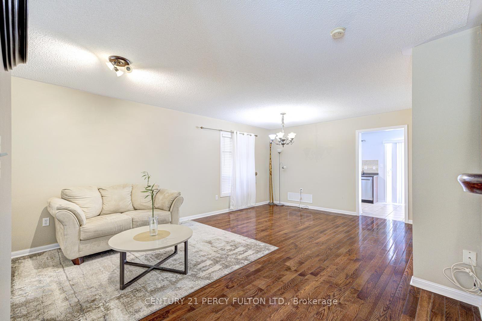 Photo 9 of 20 Orangegrove Drive, Brampton, Fletcher's Meadow — HOMEH