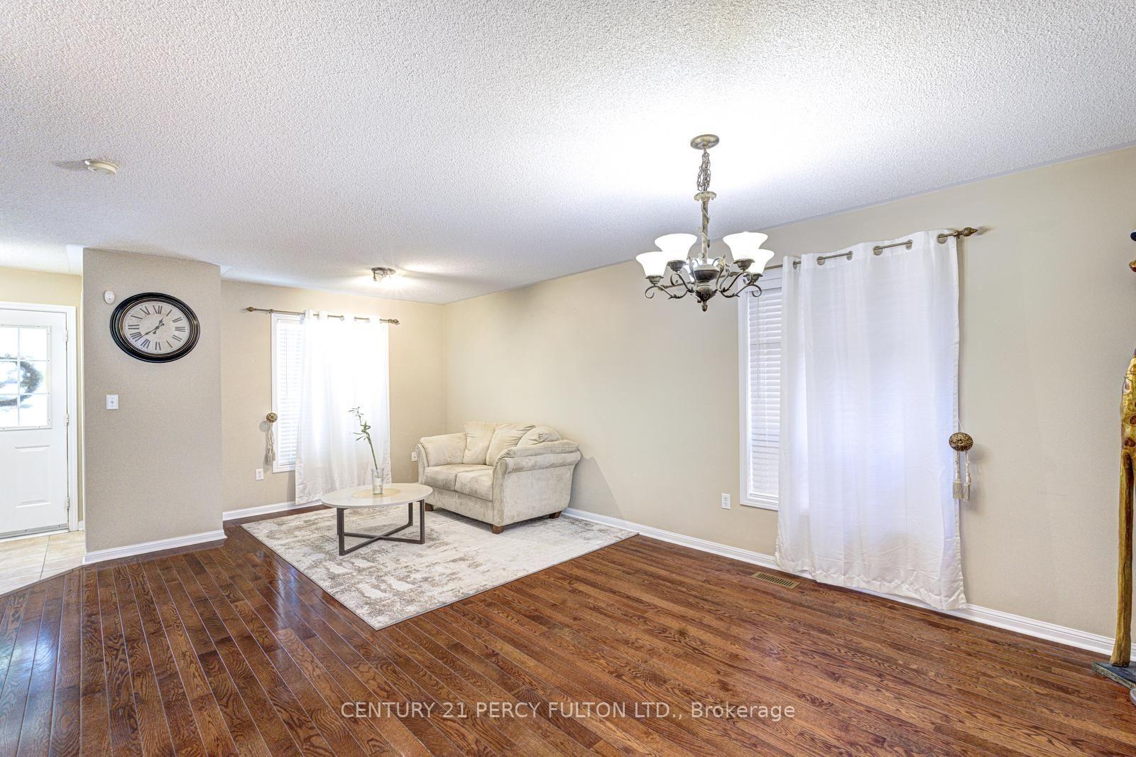 Photo 12 of 20 Orangegrove Drive, Brampton, Fletcher's Meadow — HOMEH