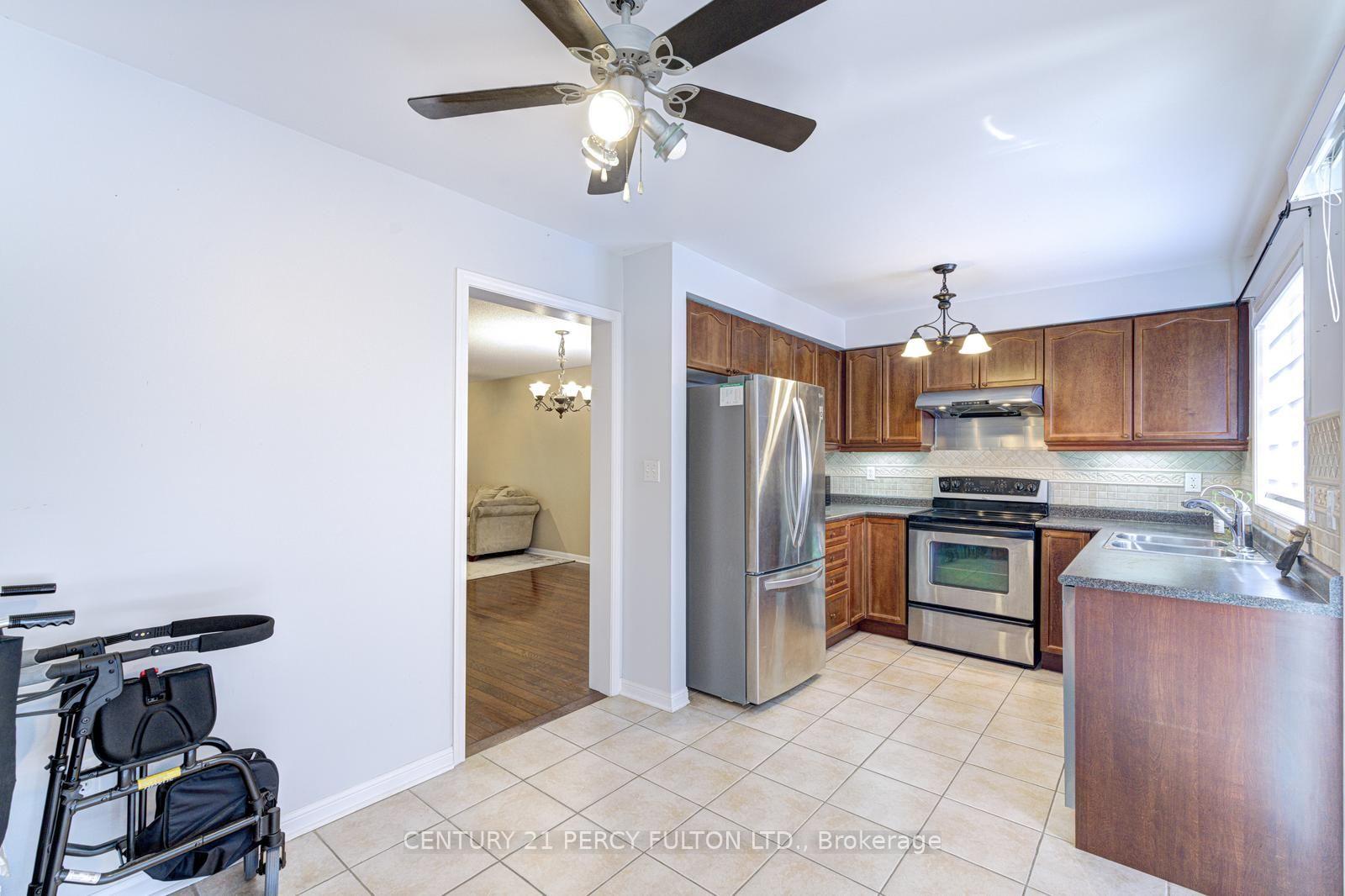 Photo 15 of 20 Orangegrove Drive, Brampton, Fletcher's Meadow — HOMEH