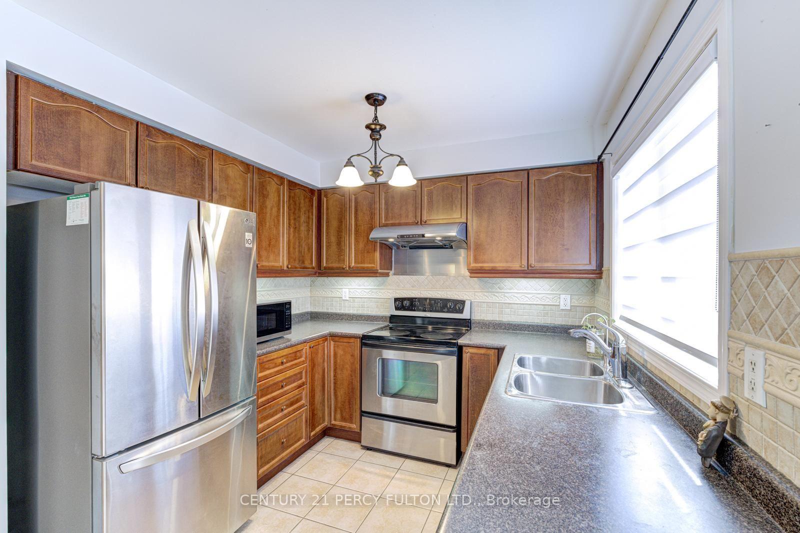 Photo 18 of 20 Orangegrove Drive, Brampton, Fletcher's Meadow — HOMEH