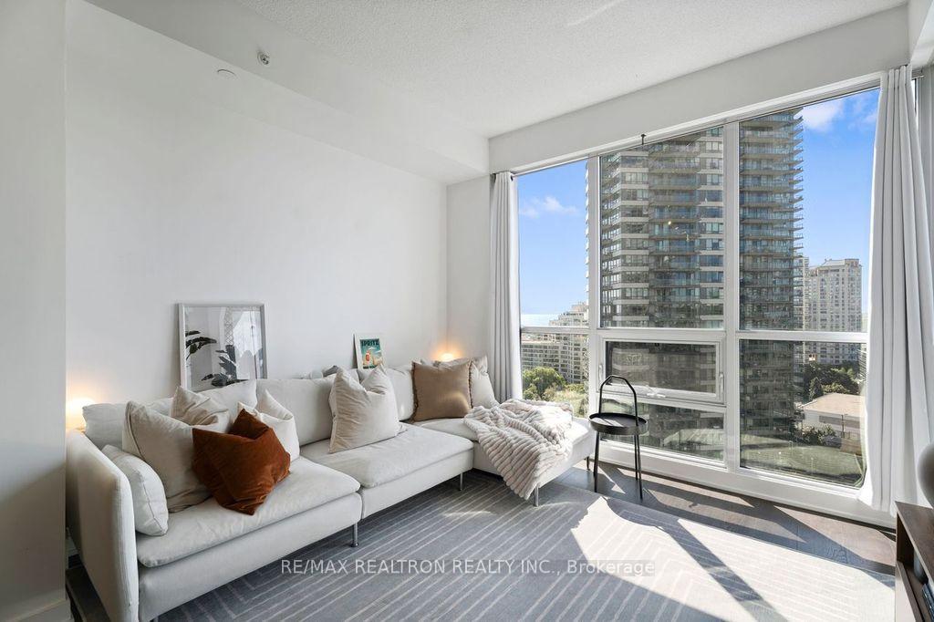 Photo 3 of Unit 1905, 2212 Lakeshore Boulevard W, Etobicoke, Mimico — HOMEH
