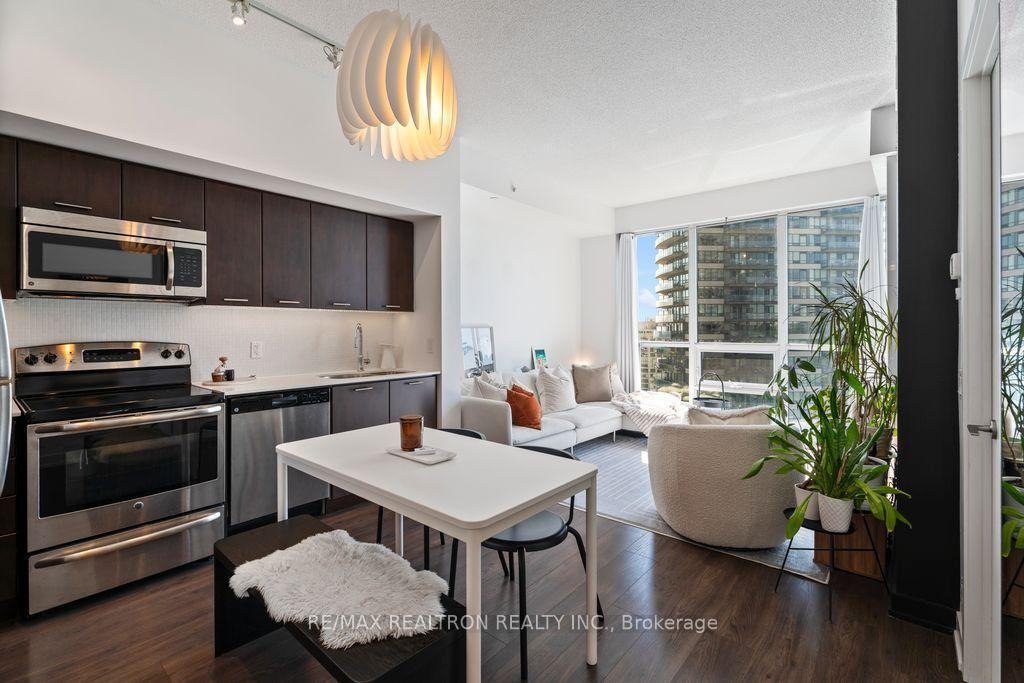 Photo 6 of Unit 1905, 2212 Lakeshore Boulevard W, Etobicoke, Mimico — HOMEH