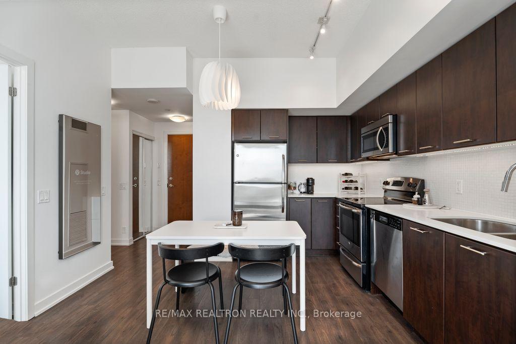 Photo 7 of Unit 1905, 2212 Lakeshore Boulevard W, Etobicoke, Mimico — HOMEH