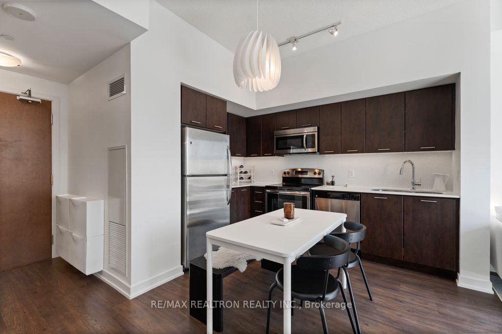 Photo 8 of Unit 1905, 2212 Lakeshore Boulevard W, Etobicoke, Mimico — HOMEH