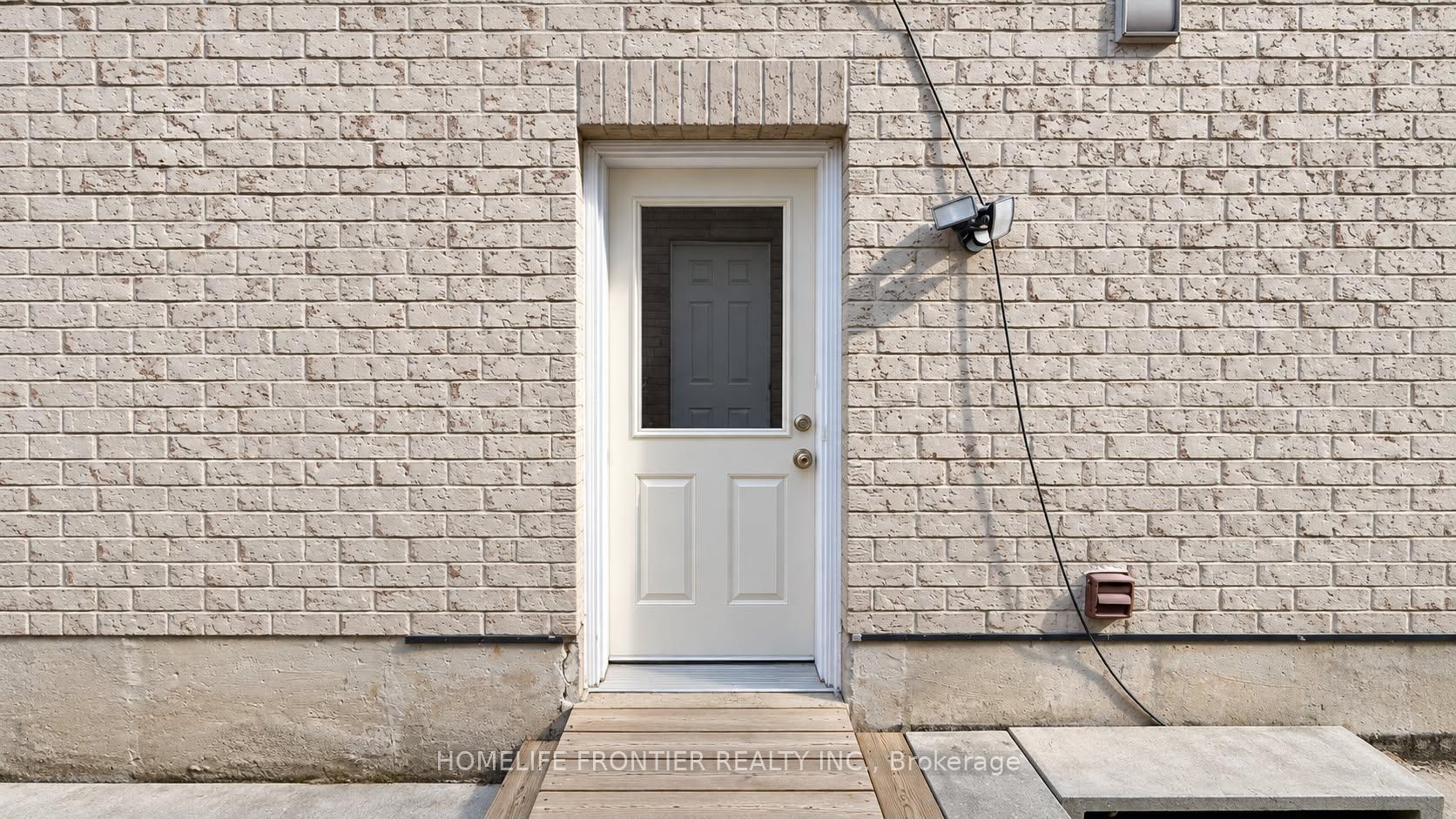 Photo 2 of 79 Pertosa Drive, Brampton, Fletcher's Meadow — HOMEH