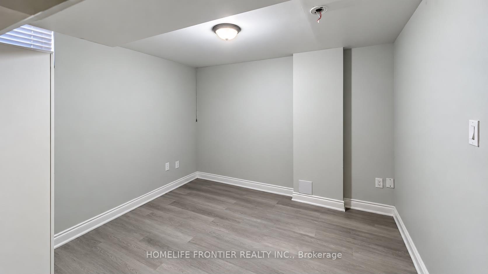 Photo 9 of 79 Pertosa Drive, Brampton, Fletcher's Meadow — HOMEH