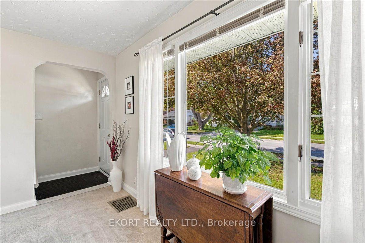 Photo 5 of 13 Montgomery Boulevard, Belleville, Belleville Ward — HOMEH