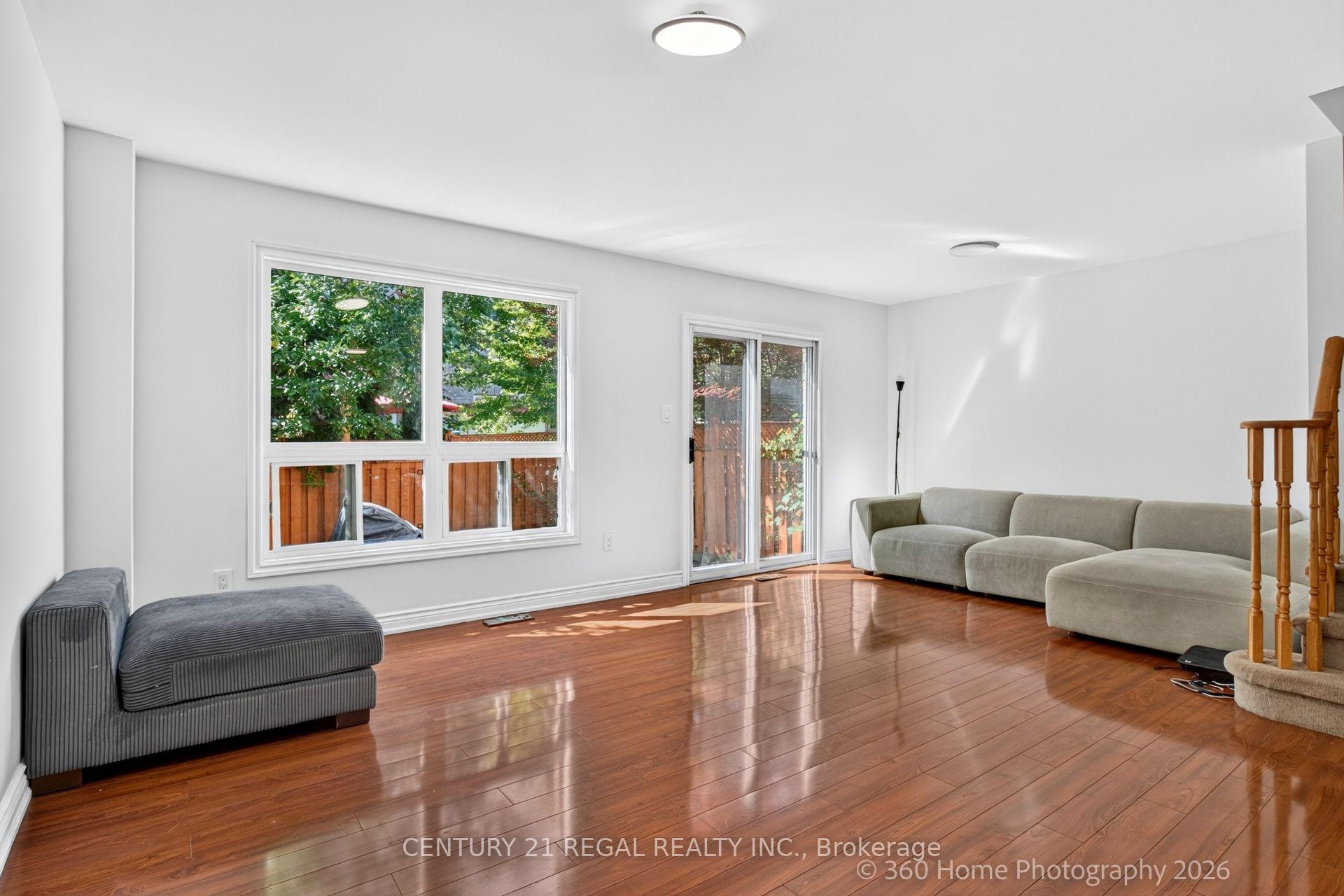 Photo 5 of 352 Flagstone Way, Newmarket, Woodland Hill — HOMEH