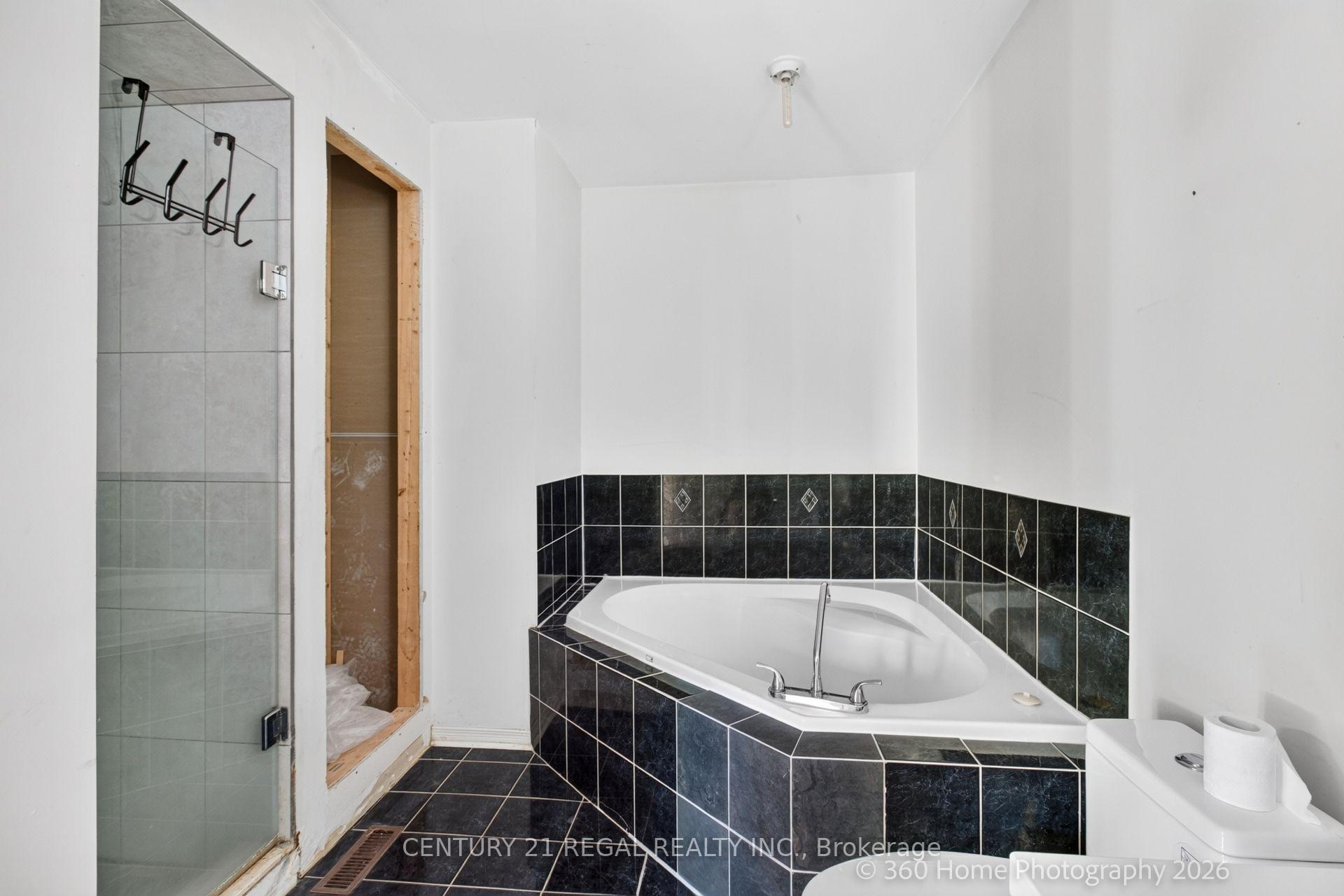 Photo 9 of 352 Flagstone Way, Newmarket, Woodland Hill — HOMEH