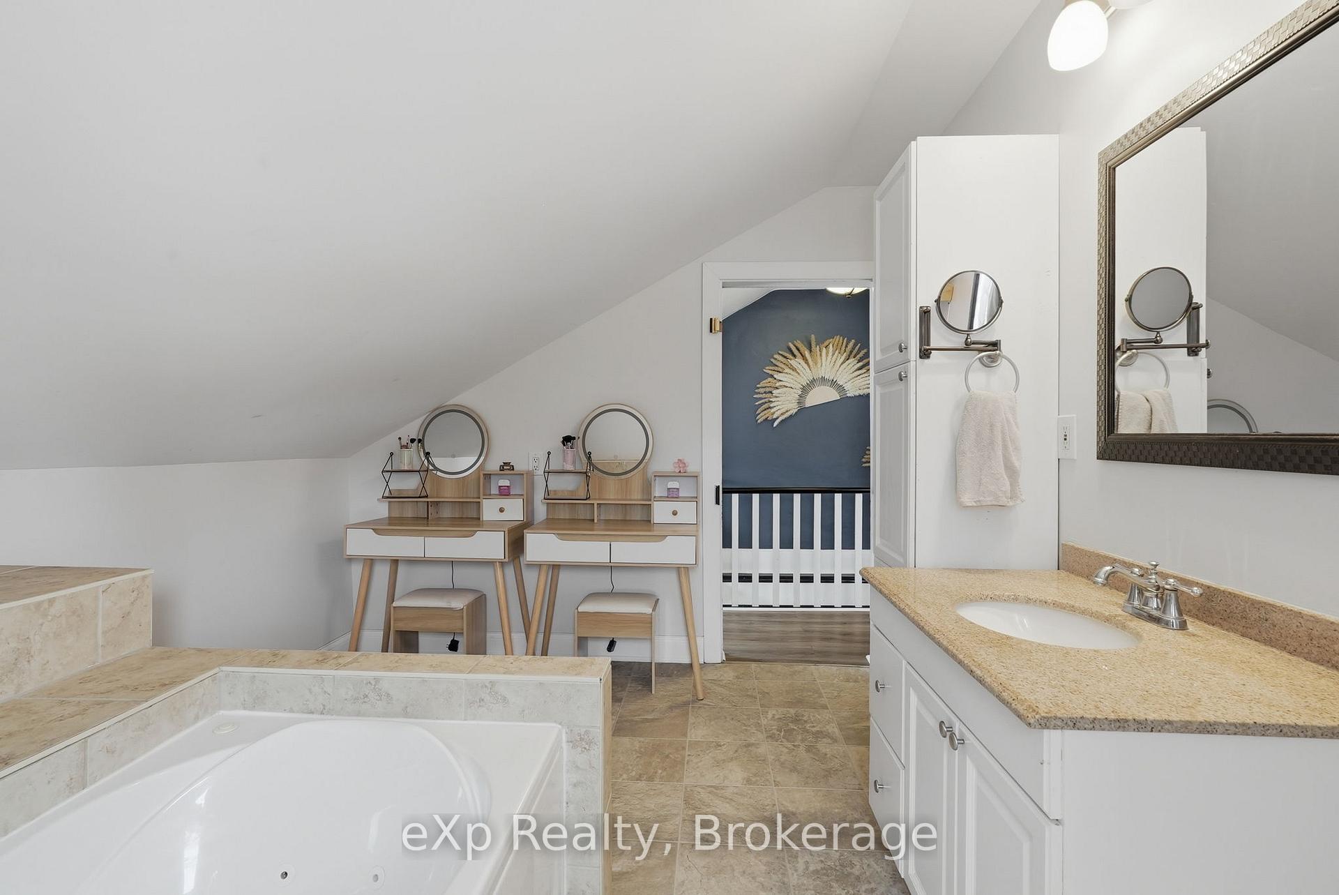 Photo 32 of 255 Waterloo Street, Wellington North, Mount Forest — HOMEH