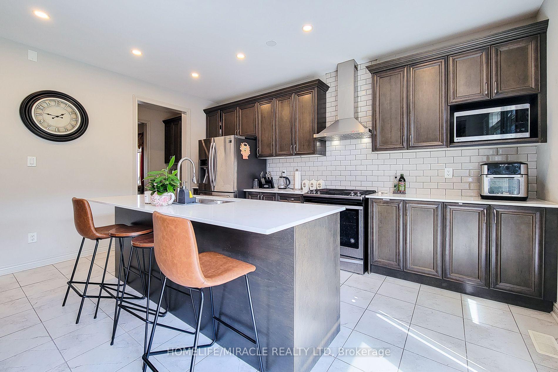 Photo 23 of 93 Barlow Place, Brant, Paris — HOMEH
