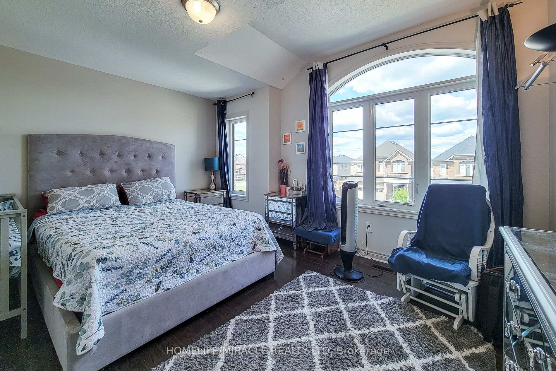 Photo 35 of 93 Barlow Place, Brant, Paris — HOMEH