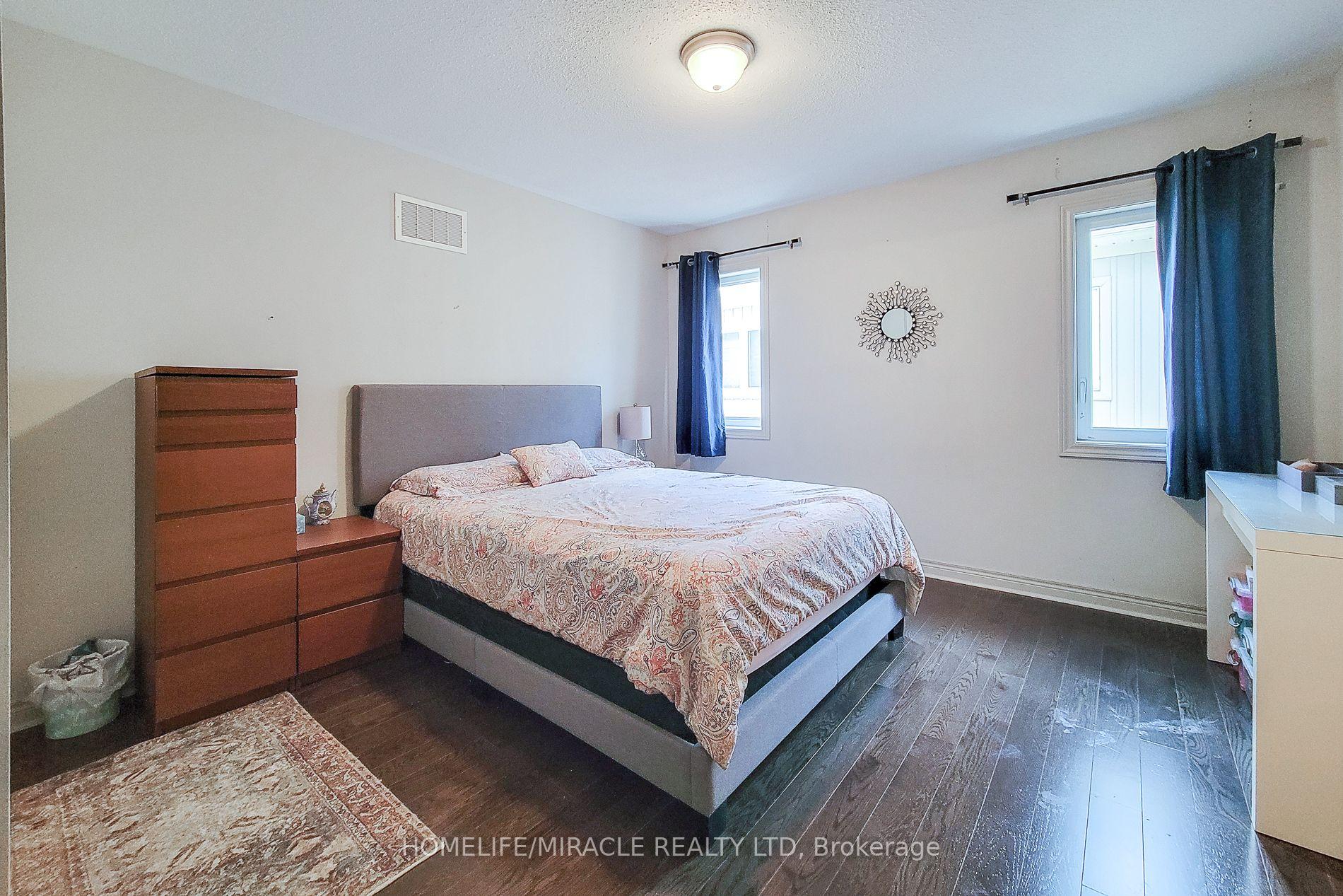 Photo 36 of 93 Barlow Place, Brant, Paris — HOMEH