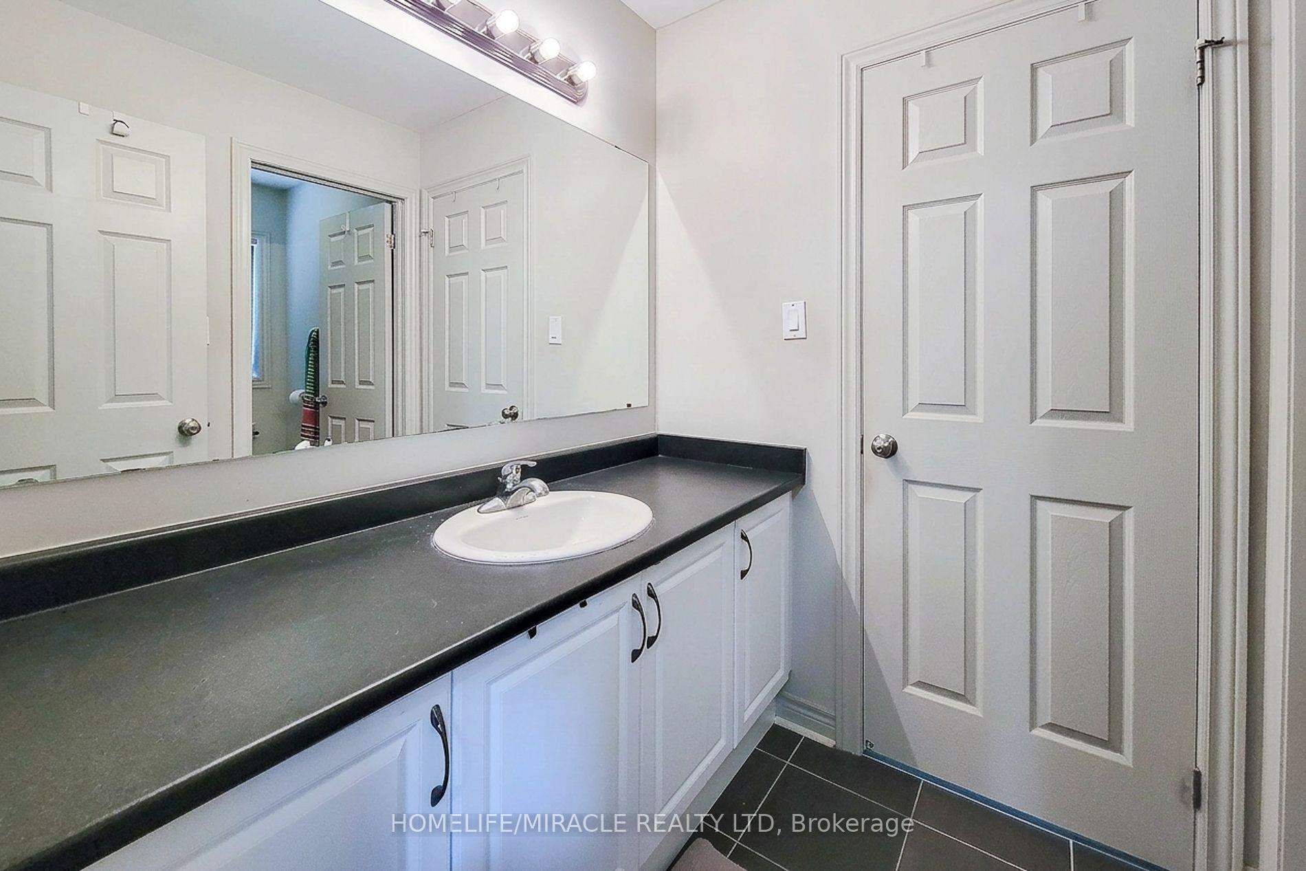 Photo 43 of 93 Barlow Place, Brant, Paris — HOMEH