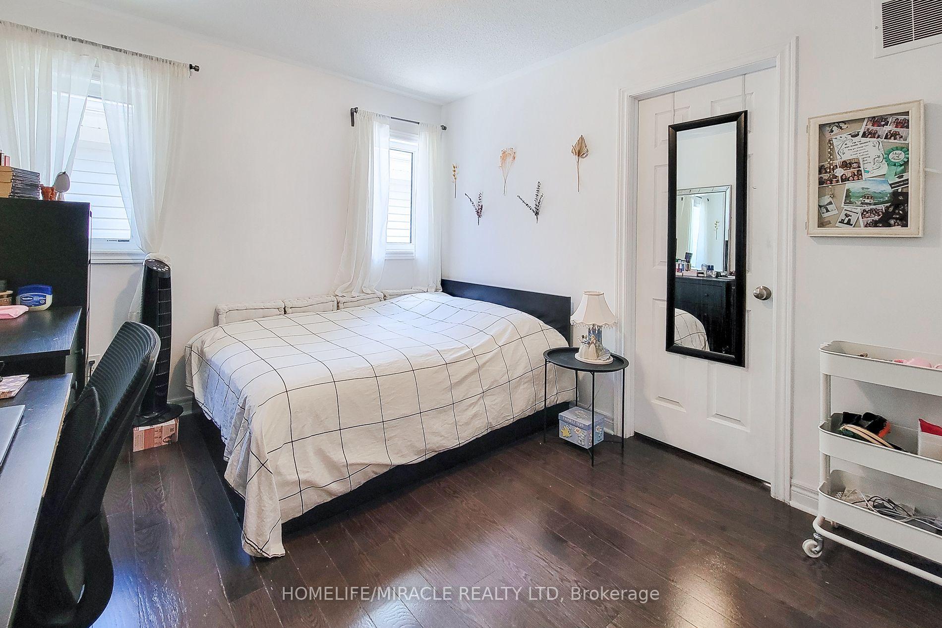 Photo 44 of 93 Barlow Place, Brant, Paris — HOMEH