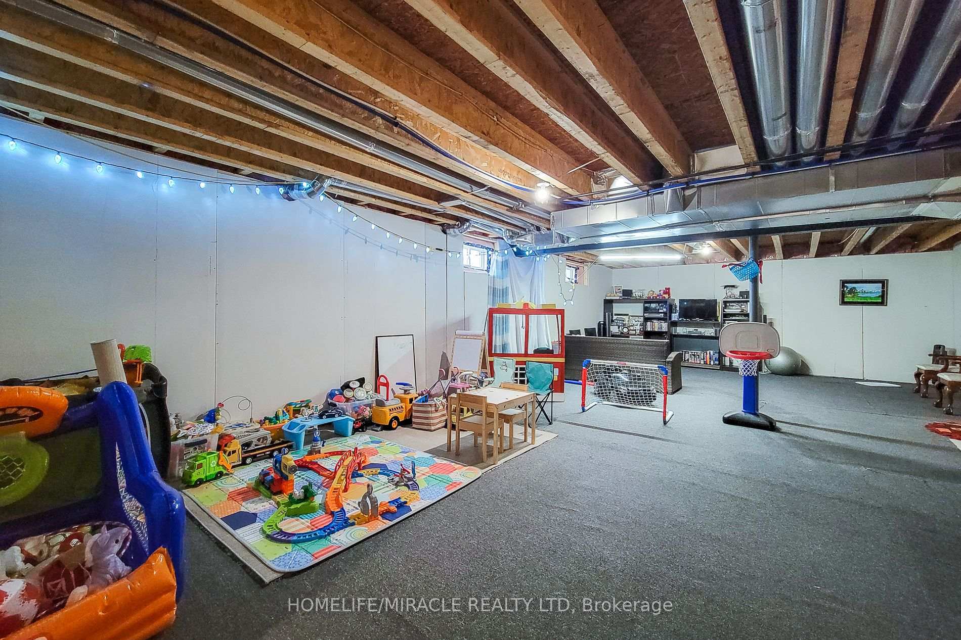 Photo 48 of 93 Barlow Place, Brant, Paris — HOMEH