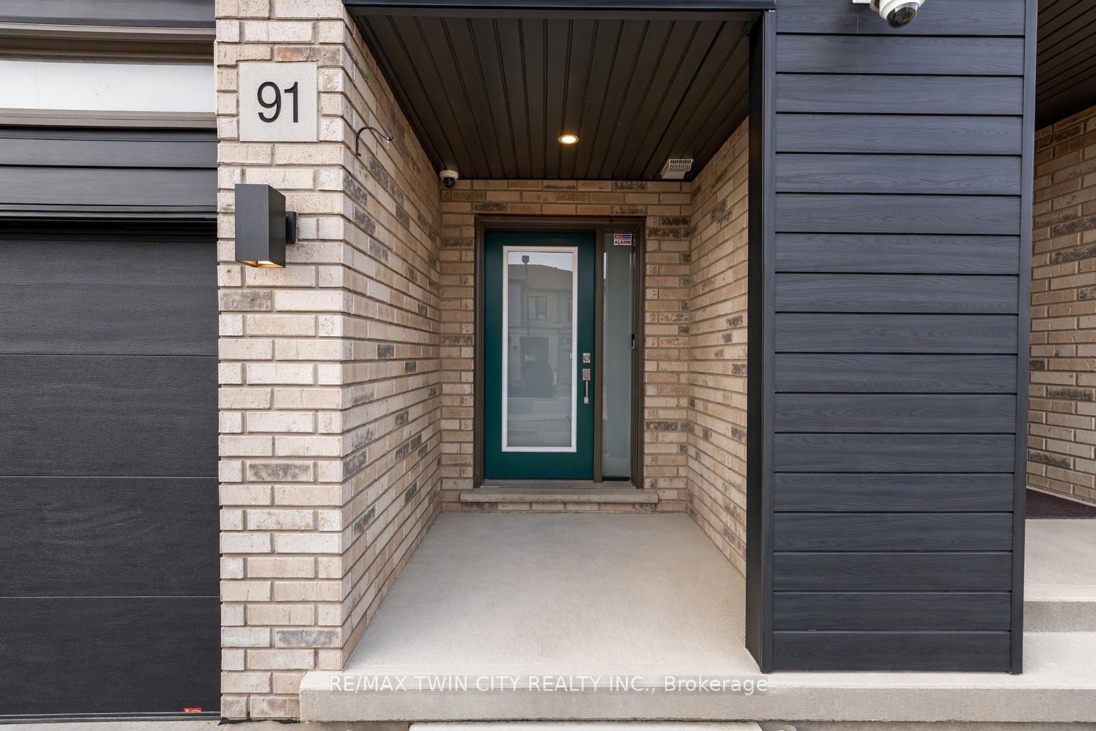 Photo 3 of 91 Pony Way, Kitchener, Huron Park — HOMEH