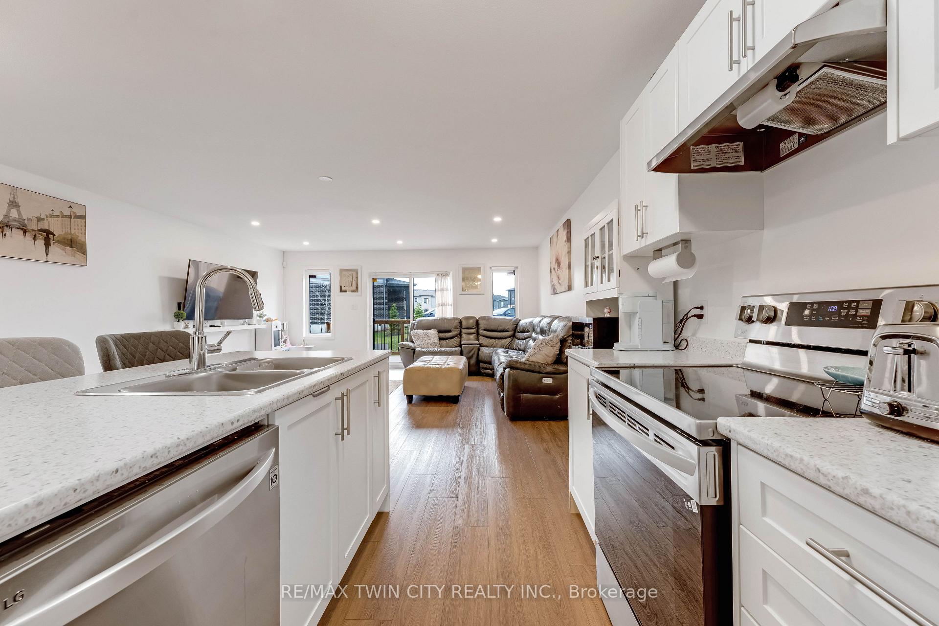 Photo 5 of 91 Pony Way, Kitchener, Huron Park — HOMEH
