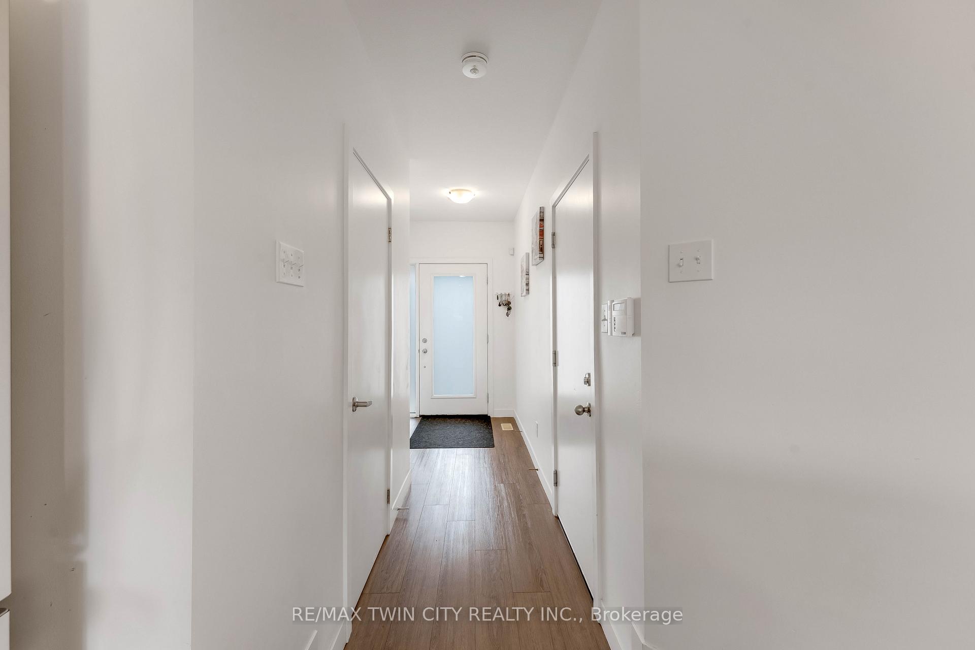 Photo 6 of 91 Pony Way, Kitchener, Huron Park — HOMEH