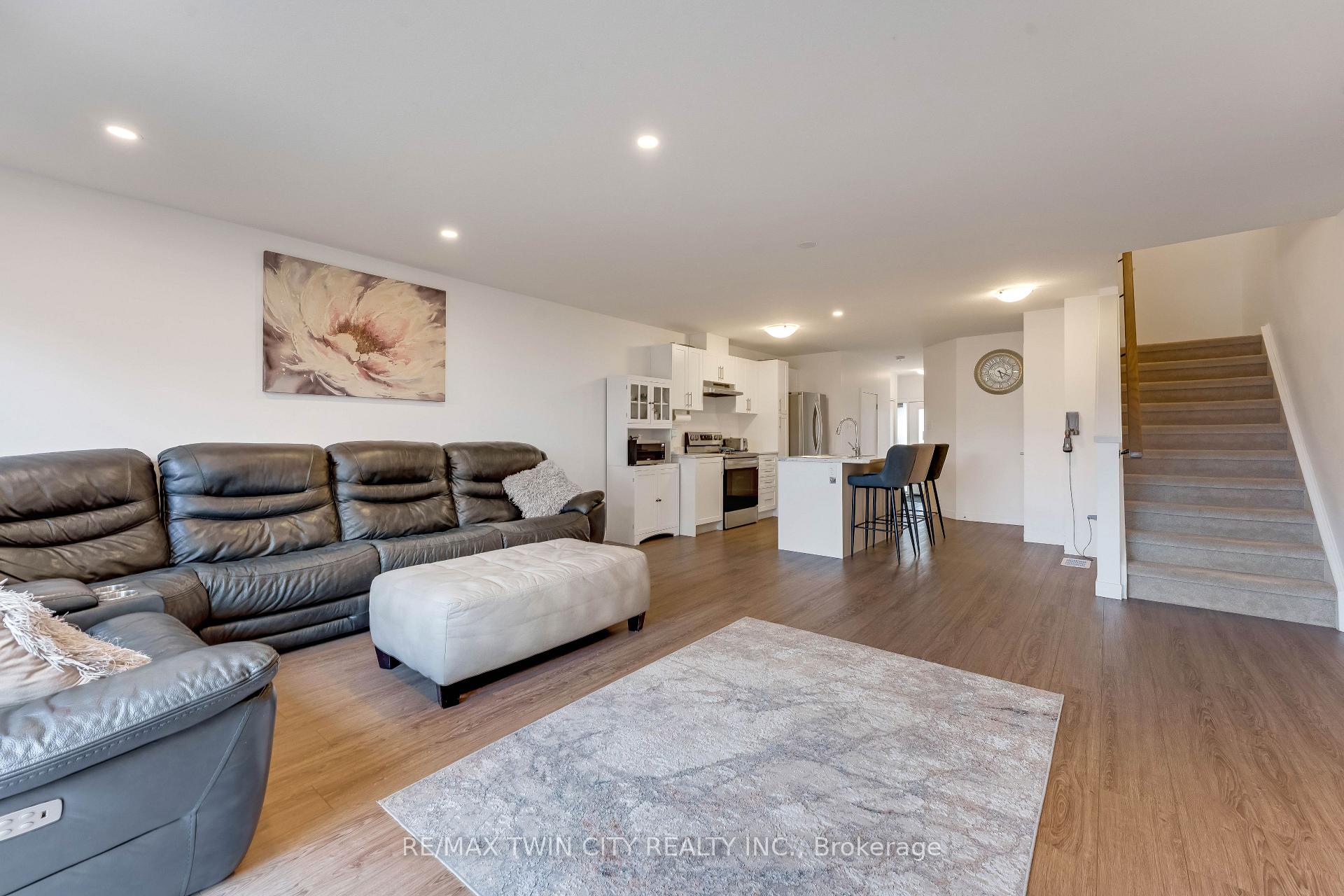 Photo 10 of 91 Pony Way, Kitchener, Huron Park — HOMEH