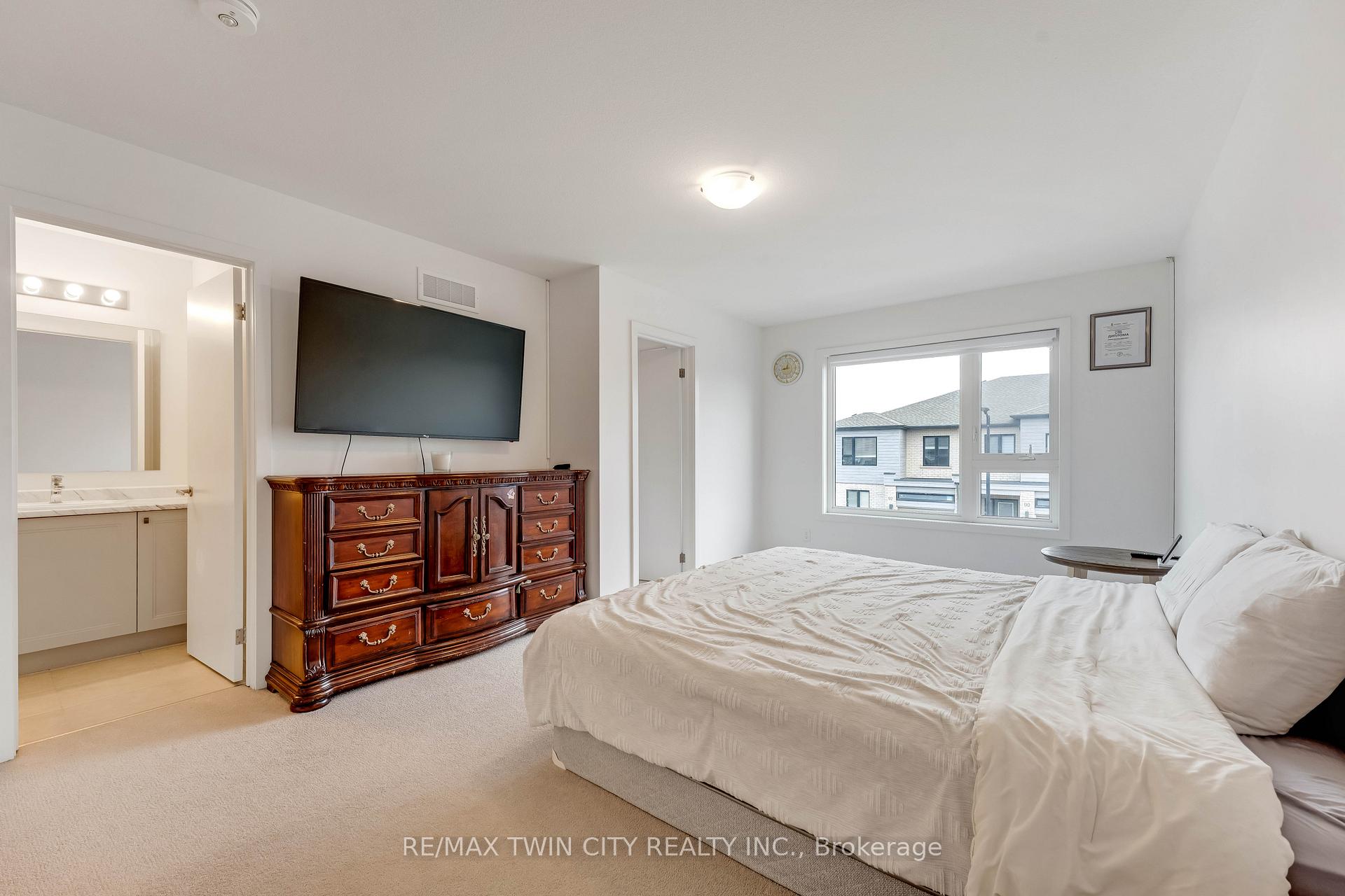 Photo 19 of 91 Pony Way, Kitchener, Huron Park — HOMEH