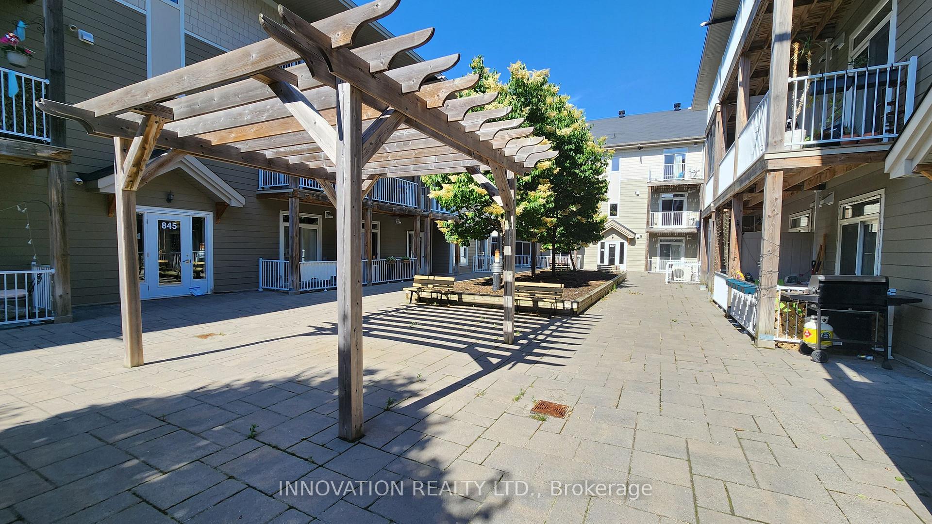Photo 32 of Unit B, 334 Everest Private, Ottawa, Elmvale Acres — HOMEH